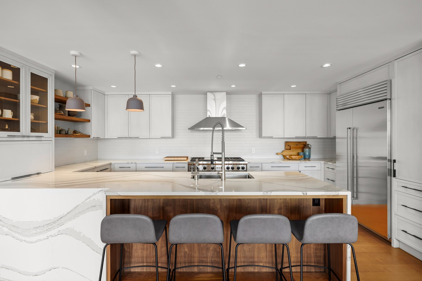The heart of the home, done right. ✨
Bright, welcoming, and filled with natural light, this beautiful kitchen pairs timeless white finishes with a professional gas range that makes a statement.
The kind of space buyers remember.
Listing agent @maclarenbrad
#yyjrealestate #yyj #yyjrealtor #yyjrealtors #luxurylisting #luxuryrealestate #victoriareaestate #luxuryifestyle
