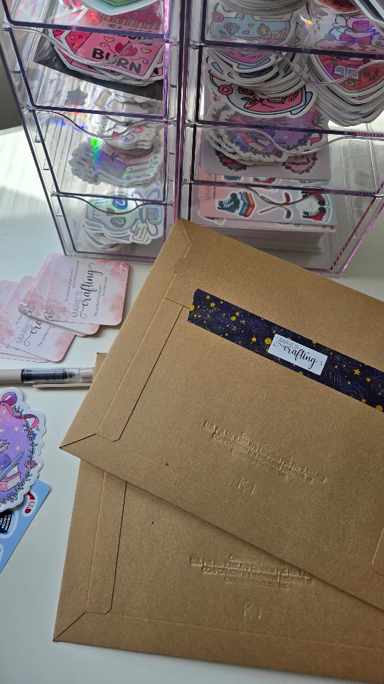 ♡ Prepare a lovely sticker order with me. ♡
✨️Je suis très reconnaissante de mes deux jolies commandes de ce weekend et j'ai fait une petite danse de joie pour chacune d'elle! Merci pour votre confiance! 📚
#packanorderwithme #packingorder #mariescrafting #cozyweekend