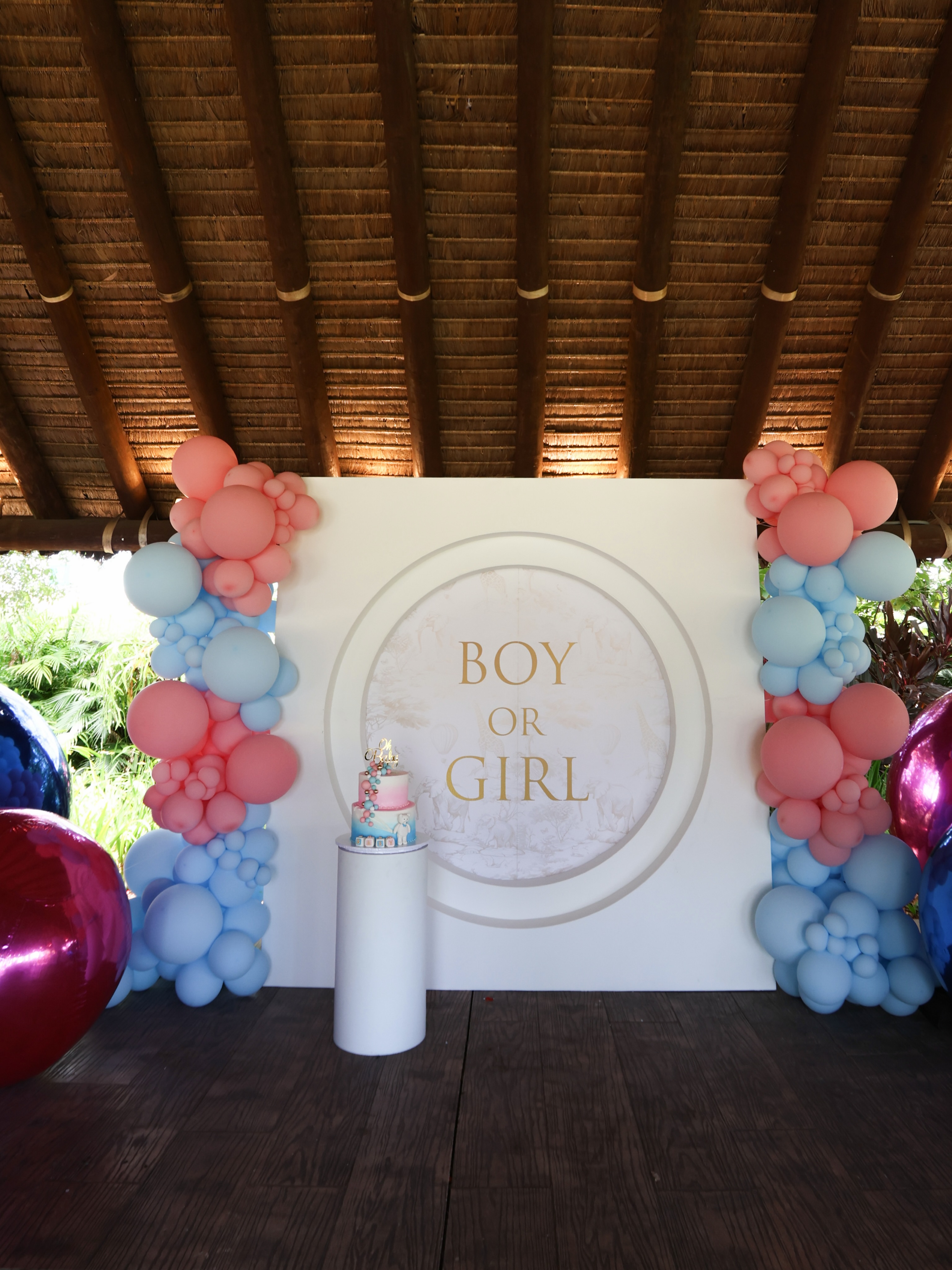 Some trends come and go, but blue and pink never go out of style. ๐๐ฉท A classic gender reveal decorations is always a beautiful choice.โจ๐
.
.
.
#genderreveal #genderrevealideas #miamigenderreveal #genderrevealmiami #balloonsmiami