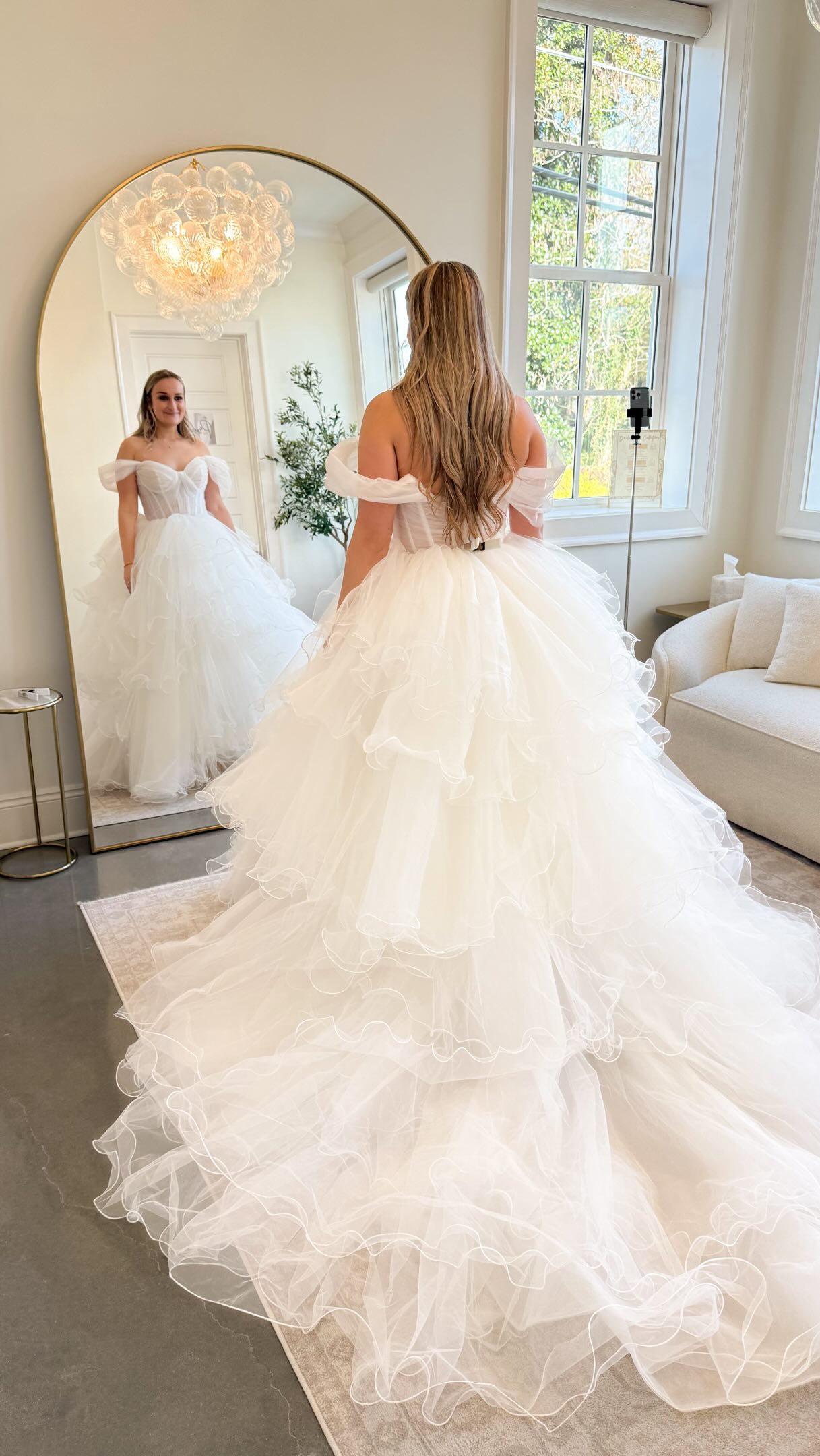 If joy was a wedding dress... š¤
A Love Supreme by Hayley Paige is playful, romantic, and impossible not to smile in.
The layered tulle. The whimsical tiers. The twirl factor. And trust us... sheās even more magical in person āļø
The dress of your dreams is already waiting @senoiabridal
#HayleyPaige #HayleyPaigeBride #BallgownBride #DesignerWeddingDress #SenoiaBridal