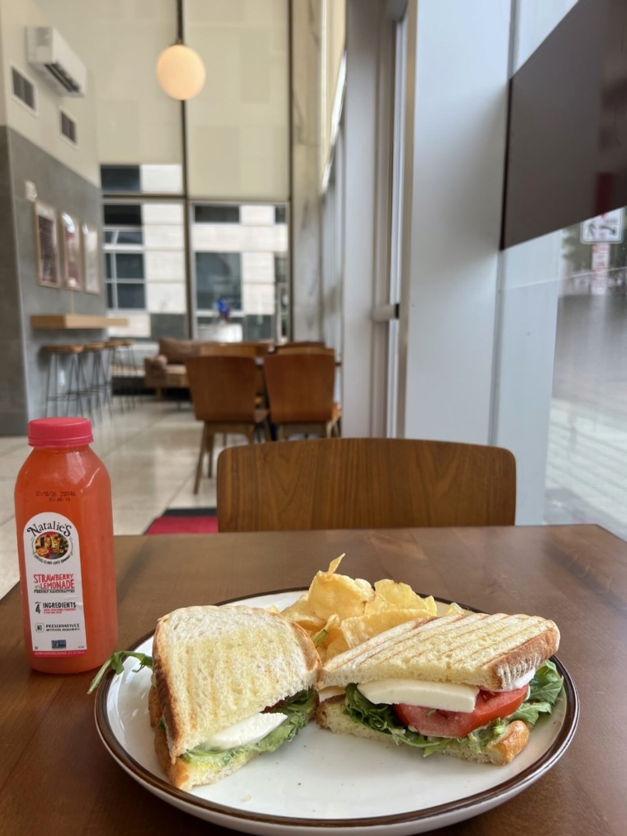 Chips on the side. Lemonade in hand. This is lunch done right!
Our June Caprese is paired perfectly with our chips and a delicious strawberry lemonade — and it’s only here for a few more days… Treat yourself before the month is up!
#CarrollsKitchen #CapreseSandwich #JuneSpecial #StrawberryLemonade #RaleighEats