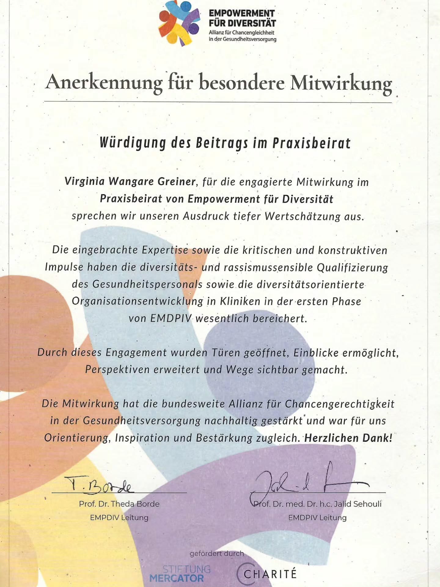 Besondere Würdigung für Virginia Wangare Greiner ✨
Wir freuen uns sehr über die besondere Anerkennung von Virginia Wangare Greiner, Gründerin von Maisha e.V., für ihr engagiertes Wirken im Praxisbeirat von Empowerment für Diversität – Allianz für Chancengleichheit in der Gesundheitsversorgung.
Diese Auszeichnung würdigt ihr langjähriges Engagement für Diversität, Chancengerechtigkeit und eine diskriminierungssensible Gesundheitsversorgung.
💜 Herzlichen Dank für die wertschätzende Zusammenarbeit und das gemeinsame Engagement für mehr Gesundheitsgerechtigkeit.
---
Special Recognition for Virginia Wangare Greiner ✨
We are delighted to celebrate the recognition of Virginia Wangare Greiner, founder of Maisha e.V., for her dedicated contribution to the Advisory Board of Empowerment for Diversity – Alliance for Equal Opportunities in Healthcare.
This award honors her longstanding commitment to diversity, equal opportunities, and equitable healthcare for all.
💜 Our sincere thanks for the valued collaboration and shared commitment to advancing health equity.