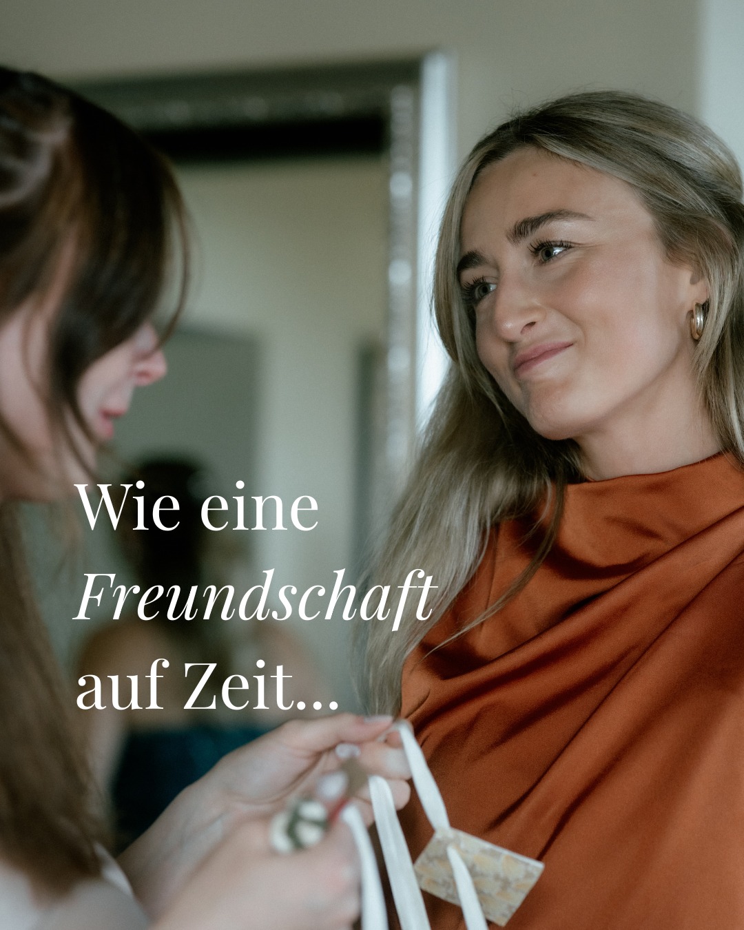 Warum es hier nicht nur um Worte geht...
Hach, war das schön! Wie viel seitdem einfach passiert ist oder? 🥺🥹 @biancaxschaefer
Mit den Bildern von den Kuenstlern @weddings.by.juffa - freue mich jetzt schon so, so sehr auf unsere nächste Hochzeit! ❤️🥺✨
Freie Trauung
Freie Trauung Berlin
Traurednerin
Hcohzeitsrednerin