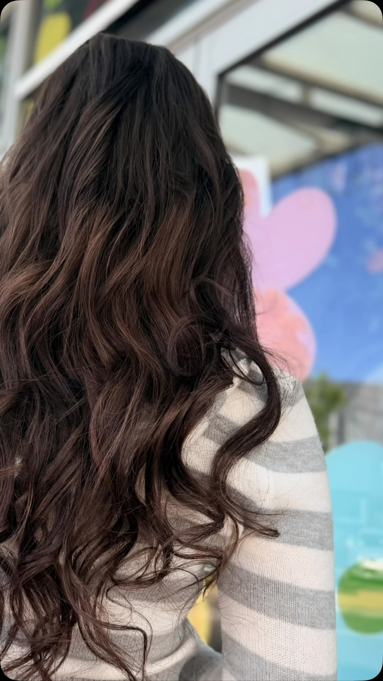 Thinking of going dark for winter?
JUST DO IT🤎
There’s something about richer, deeper tones that feels so luxurious through the cooler months. Whether it’s glossy brunette, warm chocolate or a soft espresso, winter is the perfect time to embrace the dark side.
#WinterHair #BrunetteTransformation #DarkForWinter #GlossyHair #HairTransformation