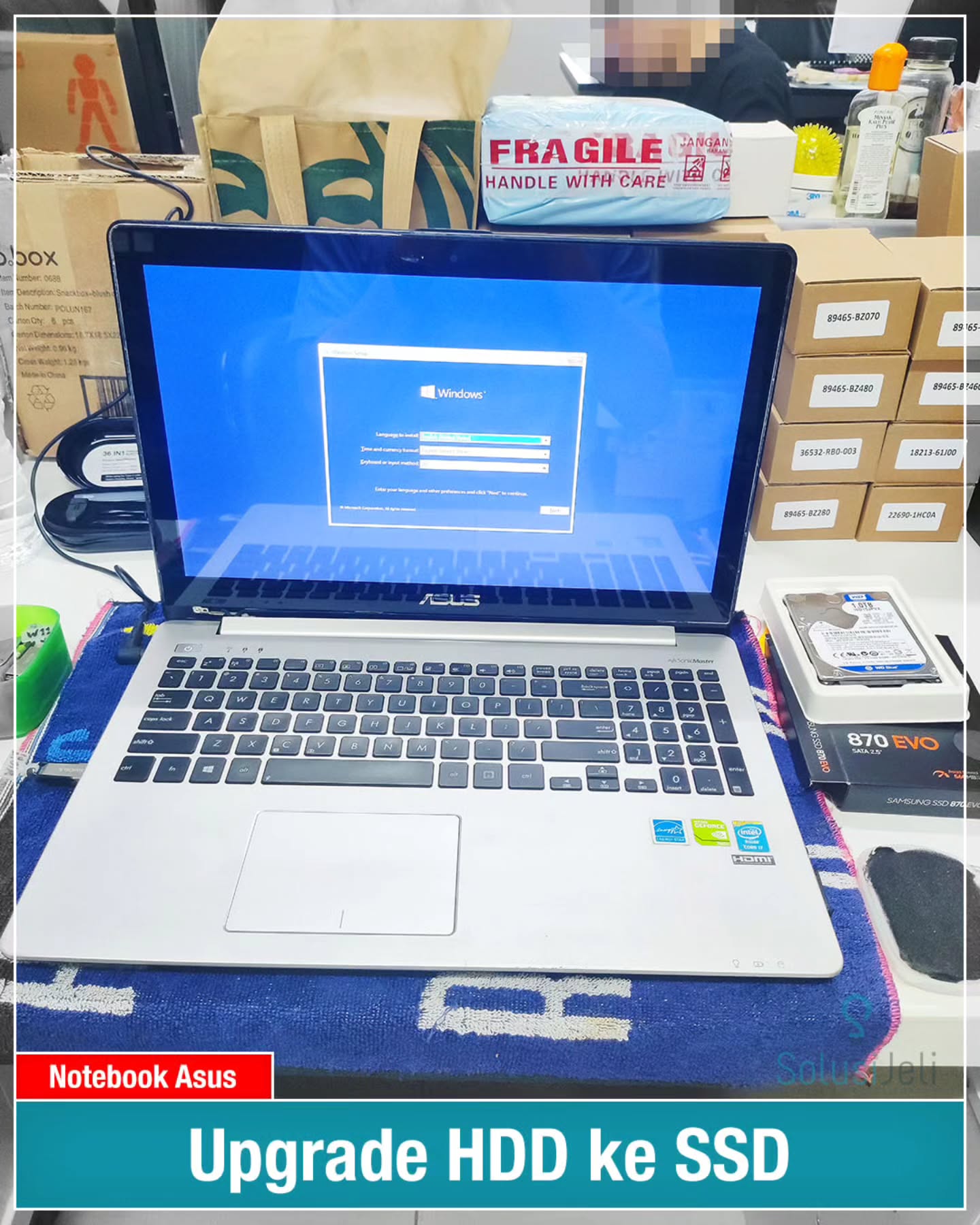 Klien punya laptop yang sudah agak tua. Sempat jatuh. Engsel layarnya bermasalah. Tapi, fungsinya masih normal semua. Hanya terasa agak lambat saja saat digunakan. Masih layak pakai, tapi ingin lebih cepat.
Klien konsultasi ke kita. Akhirnya diputuskan untuk upgrade harddisknya ke SSD. Klien infokan tipe lengkap laptopnya. Kami infokan tipe SSD yang cocok. Klien pesan online SSDnya.
Saat SSD sudah ada, teknisi datang ke tempat usaha Klien. Langsung bongkar dan pasang SSD. Install Windowsnya lagi. Lisensi tetap original. Aman. Tidak jadi bajakan dan tetap bisa update.
Sekarang laptopnya sudah lebih cepat dan enak digunakan. Done.
Tidak perlu keluar rumah, tidak perlu izin kerja, tidak takut dikanibal, tidak jadi software bajakan. 1 jam beres. Solusi yang jeli.
#jasapasangssd #jasainstalwindows #jasaformatulang #instalwindowspanggilan #pasangssdpanggilan