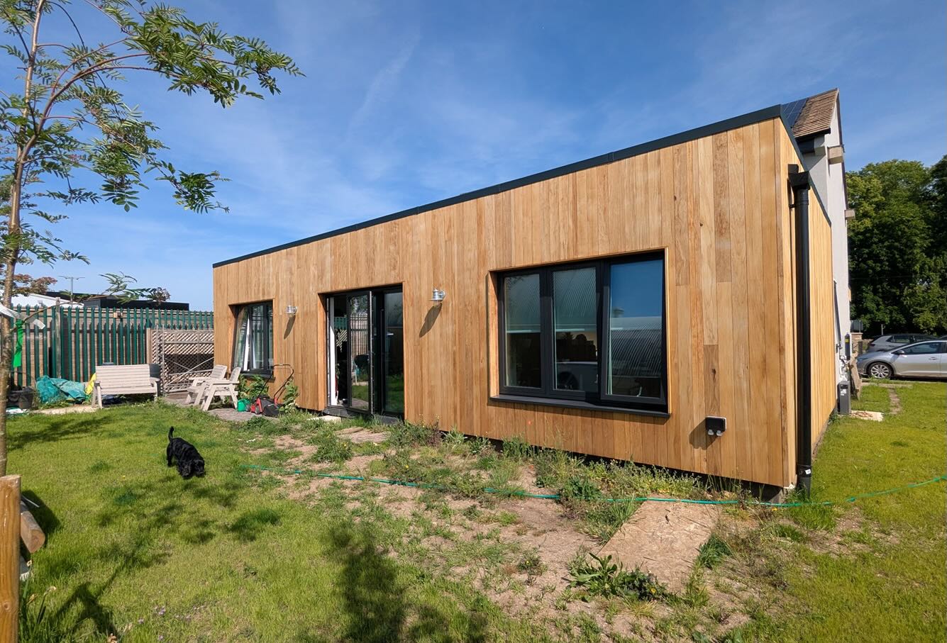 Another day and more images from a recent project using our Aluclad doors and windows. This project used our Lumis and Marconi windows, all triple glazed to offer extremely low U values. Finished externally to RAL 7021 we think it looks amazing. Congratulations to everyone involved