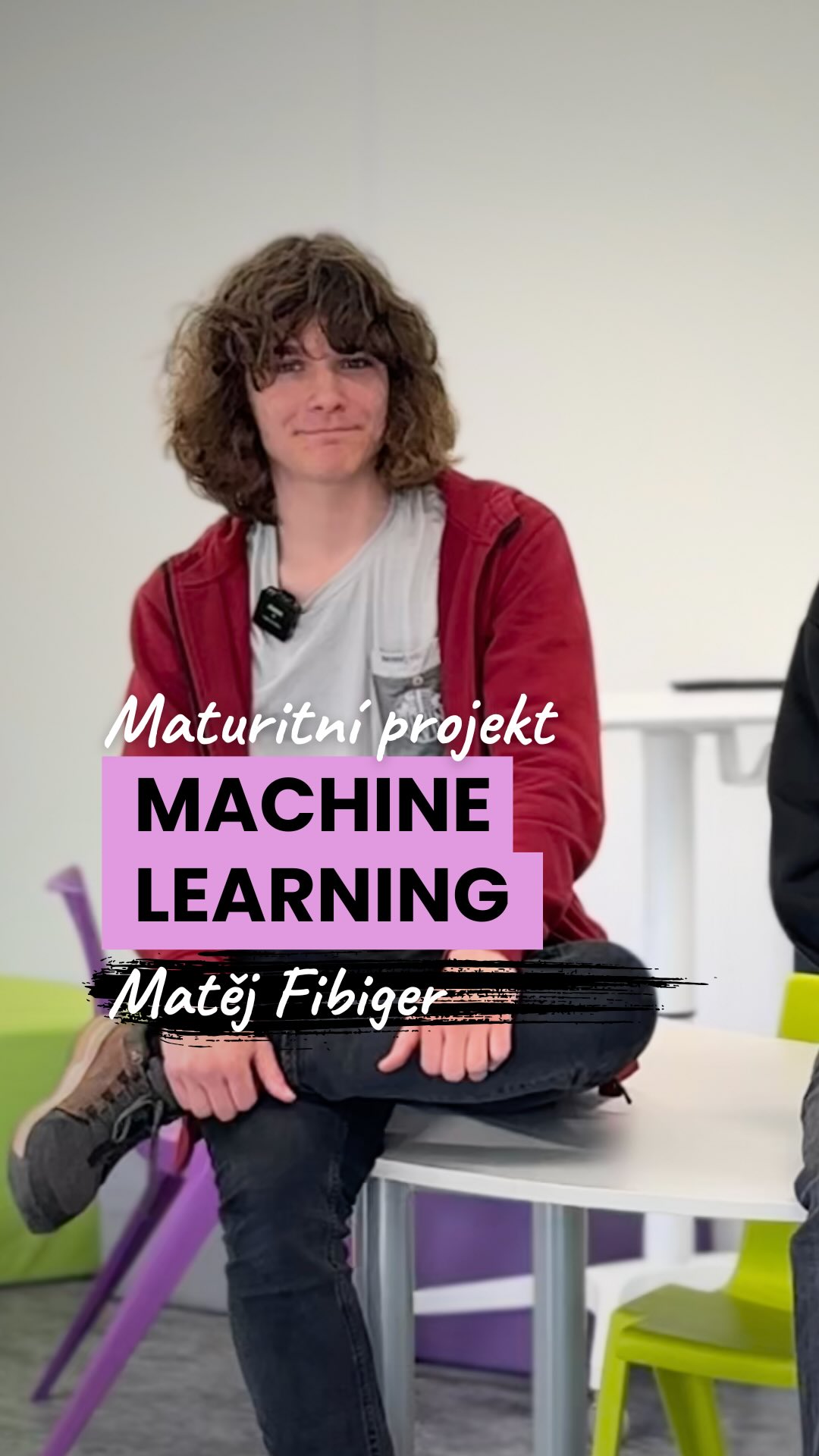 🔥 Nakódovat vlastní neuronovou síť od nuly? 💻
V dnešním rozhovoru vám představíme Matěje Fibigera @fibigermatej a jeho nadstandardní maturitní projekt.
Jeho tématem bylo: Machine learning ITG - Neuronová síť pro rozpoznávání ručně psaných číslic.
Co všechno Matějův projekt zvládl?
👉 Žádné zkratky: Matěj nepoužil existující specializované frameworky pro strojové učení, ale sám vlastními silami naimplementoval klíčové části celého systému.
👉 Těžká matematika v praxi: Perfektně pochopil a aplikoval principy fungování neuronových sítí, gradientního sestupu i zpětné propagace.
👉 Komplexní řešení: Nejde jen o samotný model. Práce obsahuje logicky rozdělené moduly pro trénování, validaci vstupů a optimalizaci hyperparametrů.
👉 Vizuální ukázka: Aplikace je navíc doplněna o jednoduché grafické uživatelské rozhraní (GUI) pro demonstraci toho, jak rozpoznávání reálně funguje.
👨🎓 Matěj ukázal obrovskou iniciativu a schopnost převést náročnou teorii do plně funkčního kódu. Ceníme si i toho, že umí kriticky zhodnotit limity své práce a už teď plánuje další rozšíření, jako je třeba GPU akcelerace nebo regularizace.
Zajímá vás, jak se takový projekt programuje? Zeptejte se Matěje na cokoliv v komentářích! 👇
Celý rozhovor najdete na YouTube školy 🙋♀️
#machinelearning #NeuronoveSite #Programovani #ITGProjects #ITProjekt
Rozhovor vedl @robert_bobby_knobloch 🎙️