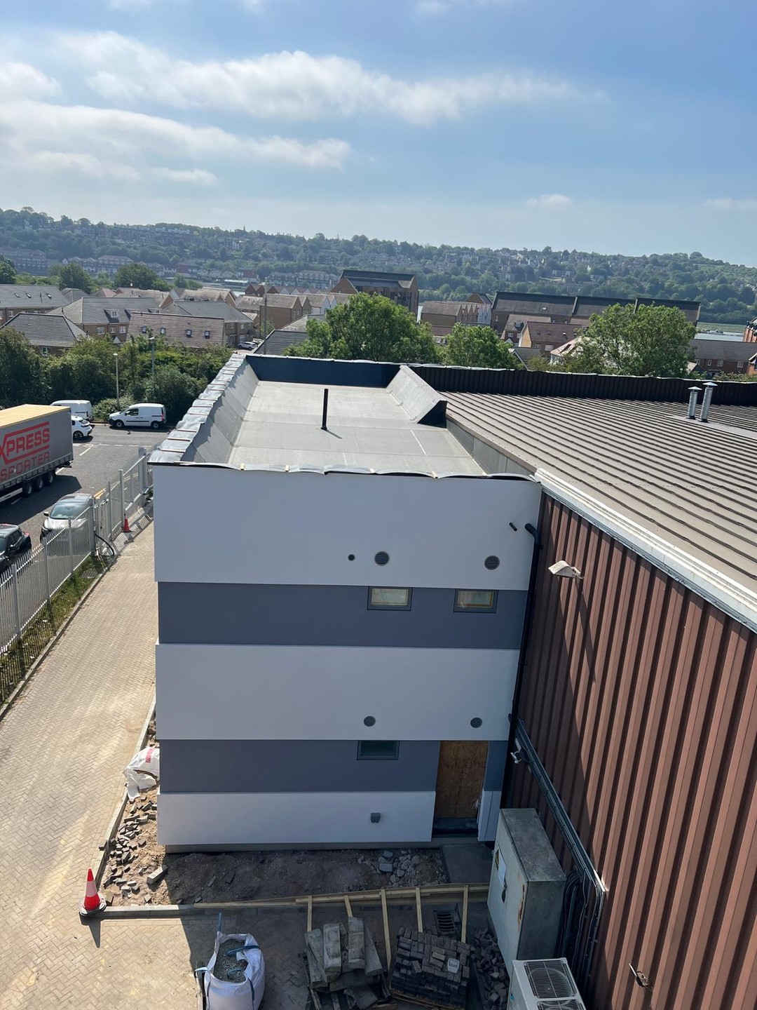 High above the Rochester redevelopment.
A different perspective on the transformation taking place as work enters the final stages.
It's great to look back at where we started and see how far the redevelopment has come.
#RochesterRedevelopment #Rochester #Kent #ConstructionUK #CommercialConstruction #UKConstruction #BuildingTransformation #CommercialProperty #ConstructionLife