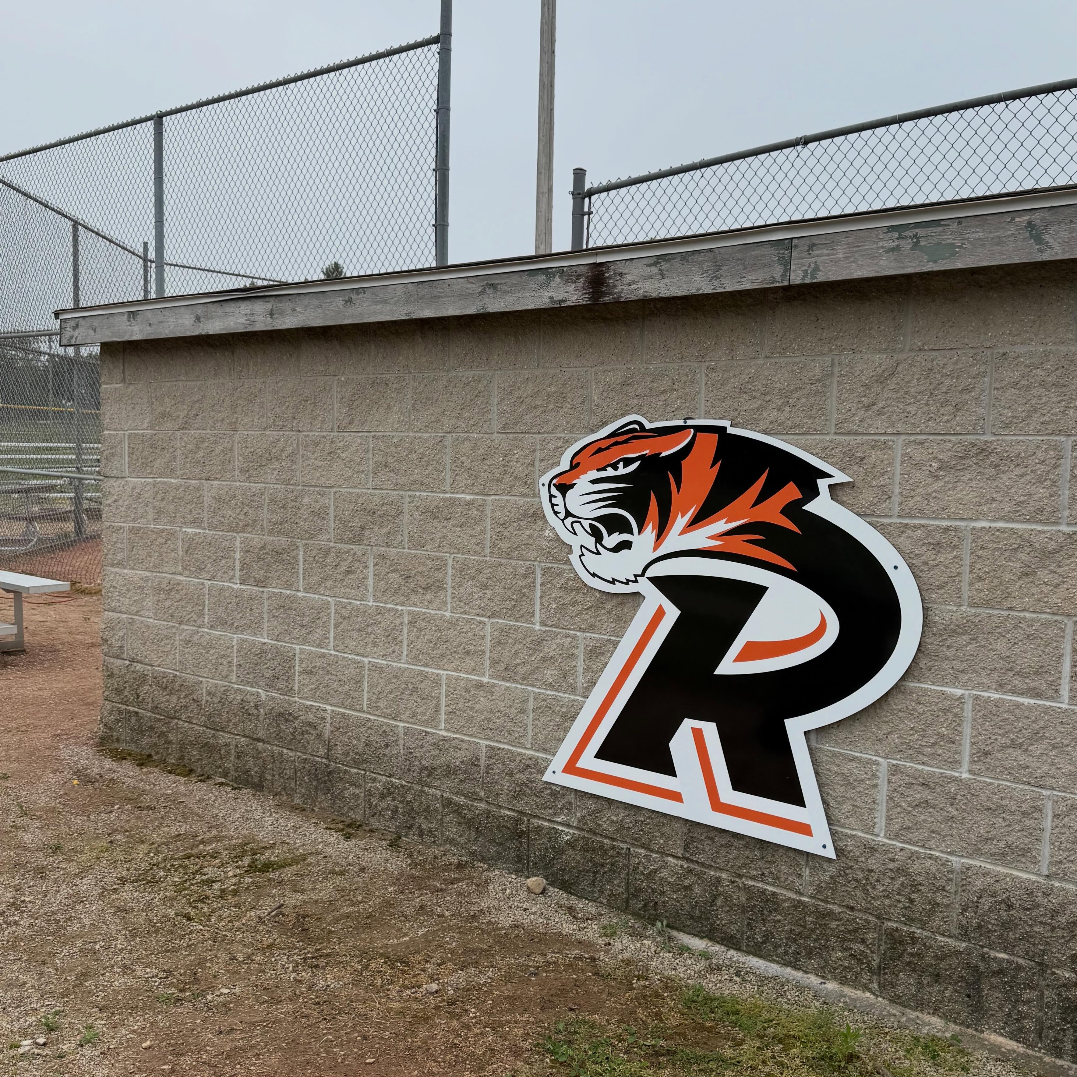 Warning: New Tiger signage has been installed at Murray Park.
Possible side effects include:
* More home runs
* Untouchable pitching
* Pregame intimidation
Looking sharp, Tigers. 🐅🥎
@ripon.softball @riponareaschooldistrict