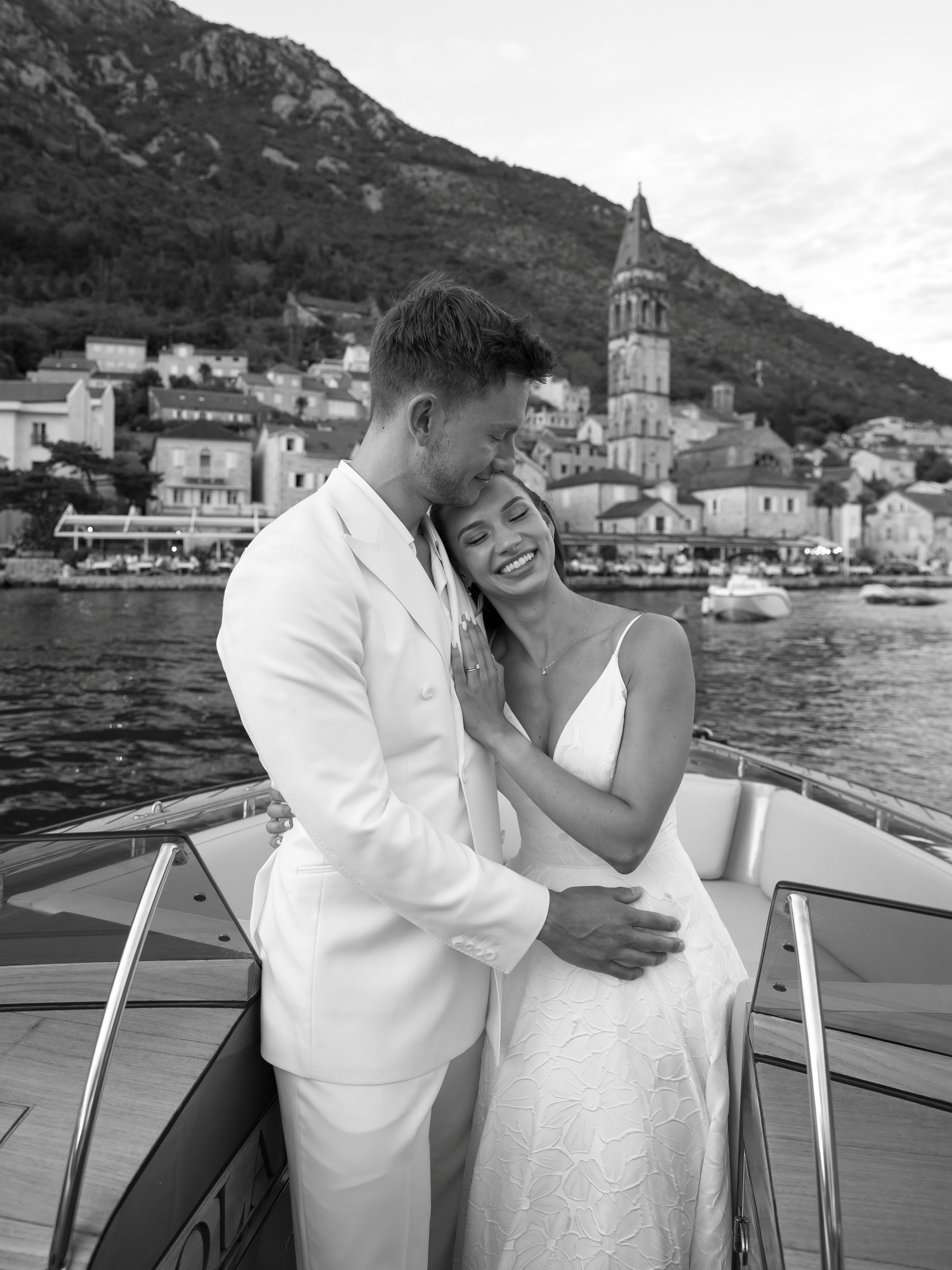 Our stunning bride Auguste said “I do” in our floral brocade ball gown — a fresh, contemporary take on bridal romance. Sun‑kissed, effortless, unforgettable.
Celebrating her love story and this stunning moment. Congratulations on your beautiful wedding day — we’re honoured to have dressed you for a moment this magical! More to come…
• @seen_running 6.6.26 ❤️
Photo: @pragma.weddings
Venue: @santabokaperast
Dress: @mayandgracebridal @adriana_alier_bridal @rosa_clara
MUA: @kassaundrastephensmakeup #bridalinspiration #bridalinfluencer #surreybridalboutique #contemporarybride #surreywedding