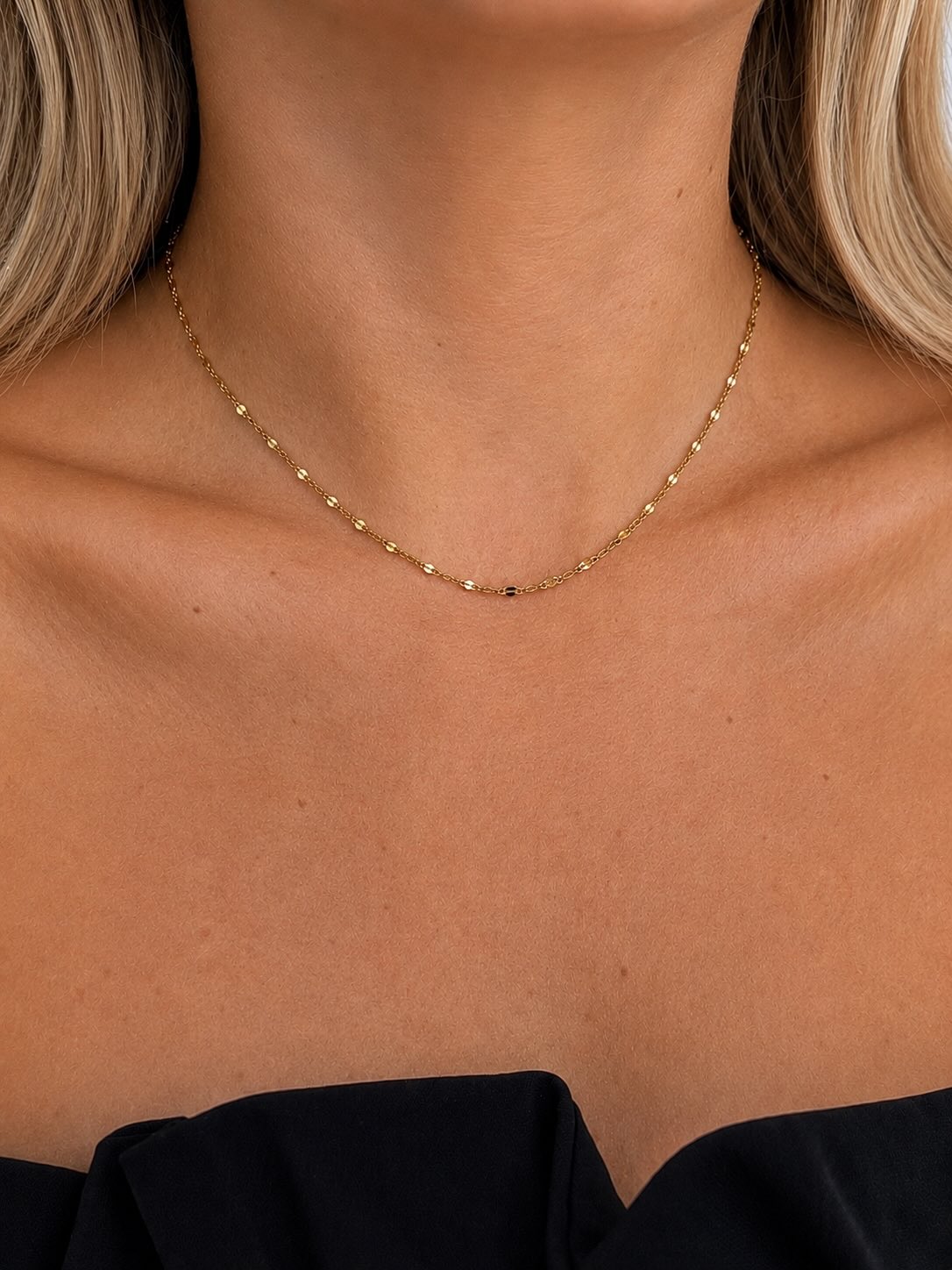 Our beautiful Charlotte Fine Twist Necklace and our Colette Figaro Chain Necklace is back in stock! ✨ Stack them or perfect on their own 😍