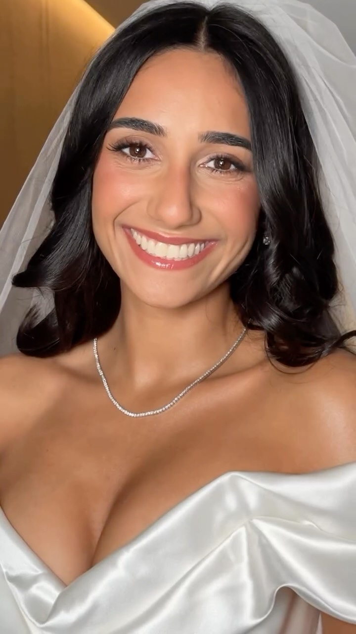 Cassie 🤍
Loved getting my stunning bride ready for her wedding day and creating this dreamy, chic bridal makeup look.
Bride @cassiecapuozzo
Makeup @kyra.valentinamua
Hair @katiemcgoldrickhair
Dress @viviennewestwood
Jewellery @dovehouselondon
Florals @sage.flowers
Venue @fitzroviachapel