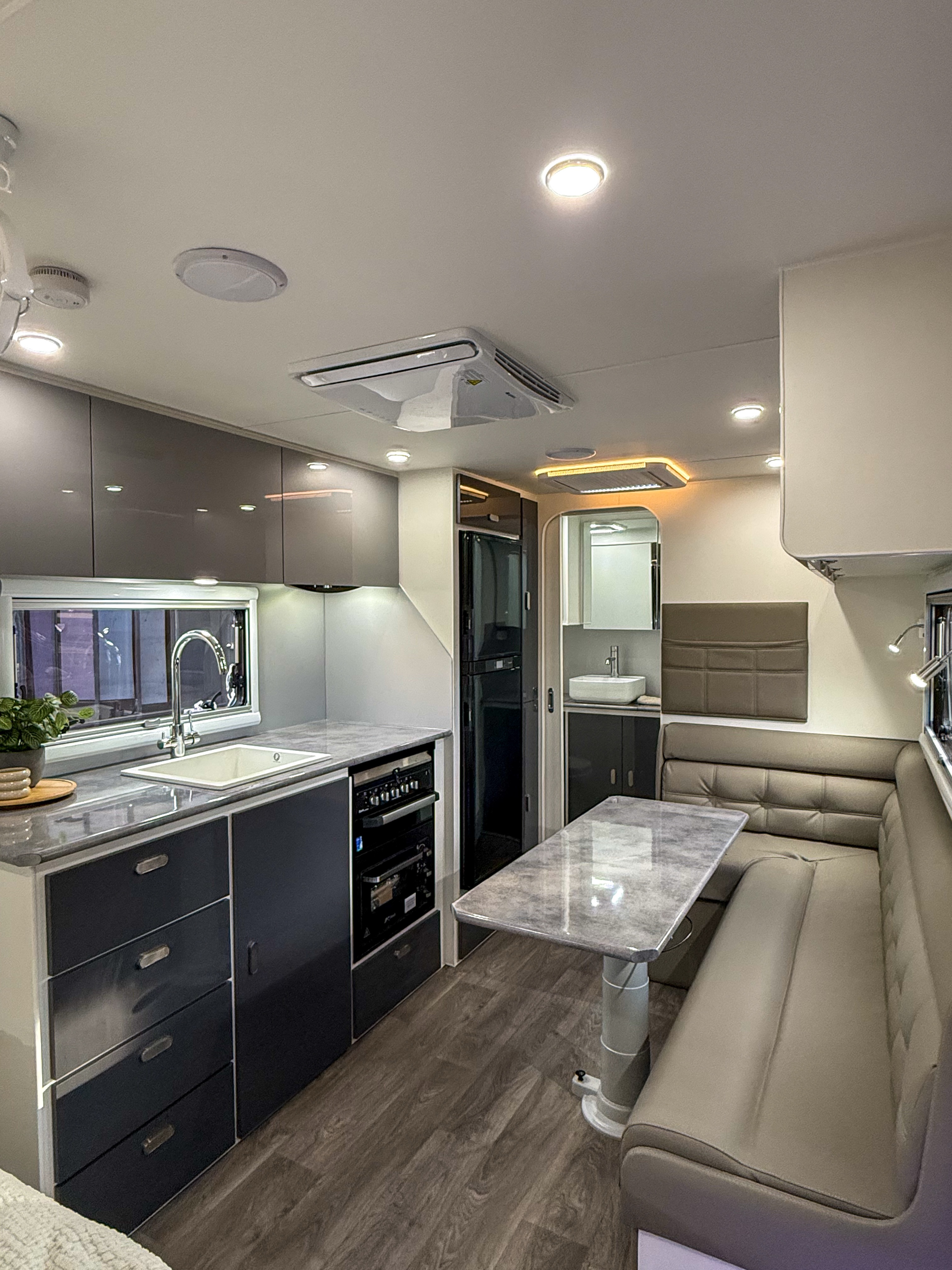 ✨ The Avalon Series. Premium finishes, thoughtful design, and all the comforts of home - wherever the road takes you. 🌄