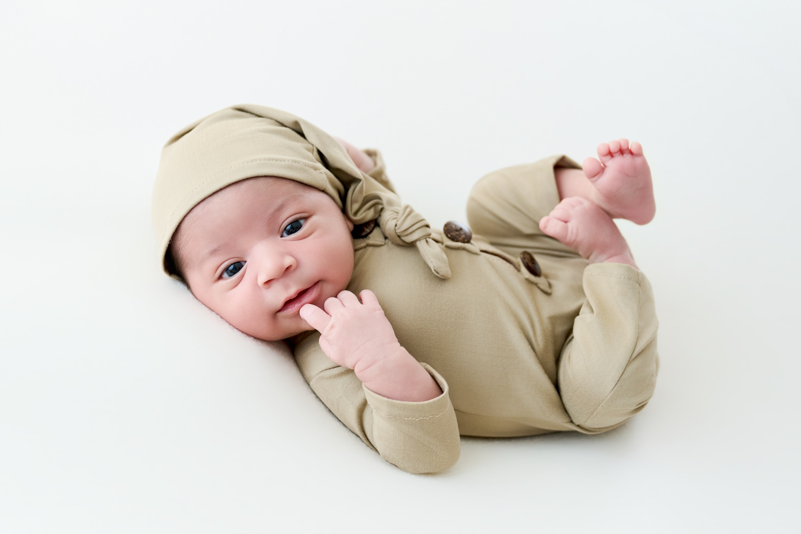 …
✨ They are only this little once ✨
Tiny fingers, curious eyes, and the sweetest little smiles. These first weeks pass by in the blink of an eye, but the memories can last forever.
My newborn sessions are designed to capture your baby’s unique story with timeless, fine art portraits you’ll treasure for generations.
🤍 Everything for baby is provided.
More Inf 📞 346-328-2012
.
https://www.instagram.com/gabrielavicente_photography?igsh=YmZlcWhkMWc2ZWdk&utm_source=qr
www.gabrielavicente.com
#newbornphotography #newbornphotographer #newbornhouston #newbornsession #gabrielavicentephotos