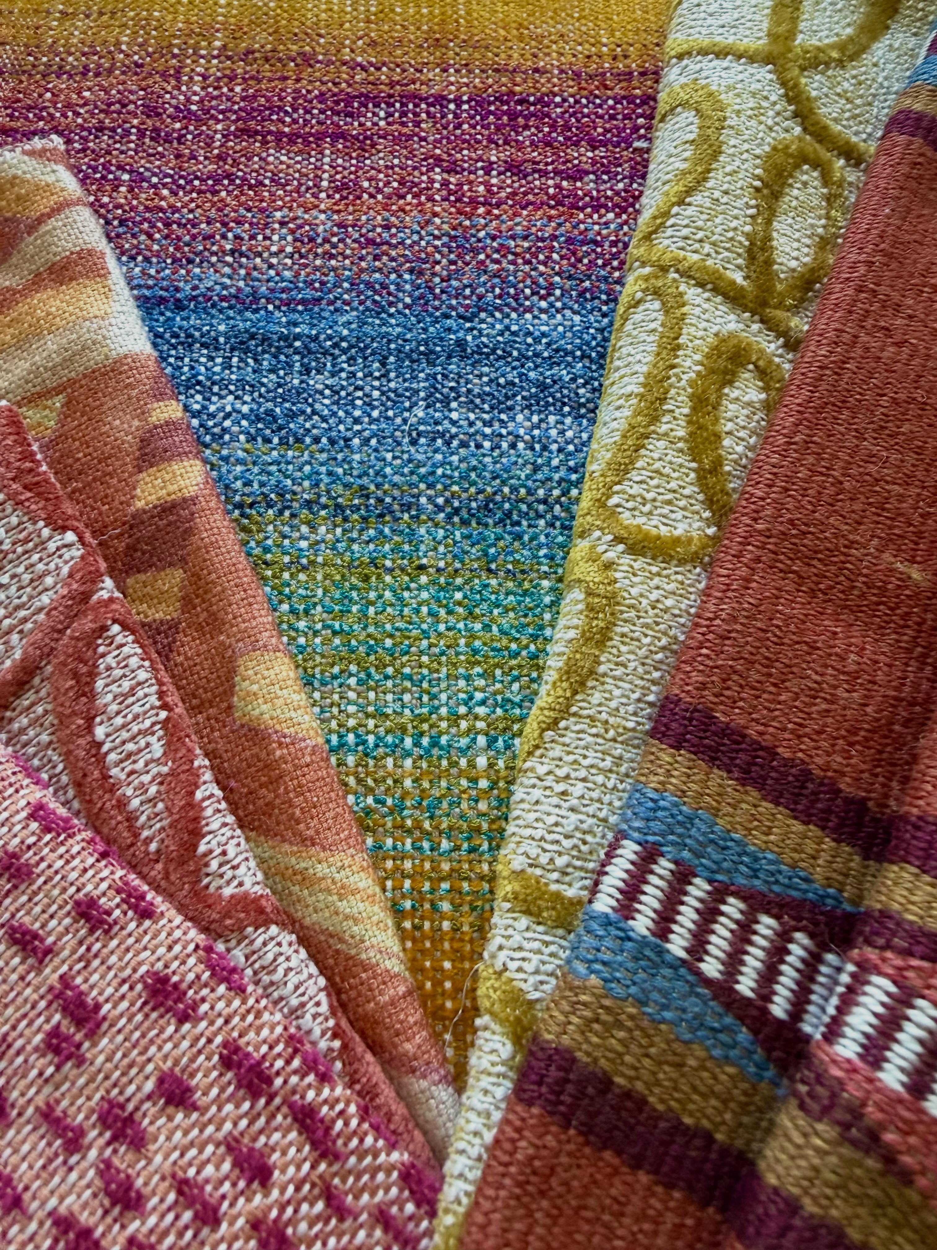 Textile Tuesday ✂️🩷❤️🧡💛 A color palette that has a sophisticated energy that feels both playful and refined.
#carouselbytoddbowles #deleotextiles #textiletuesday #colorpalette #upholsteryfabrics