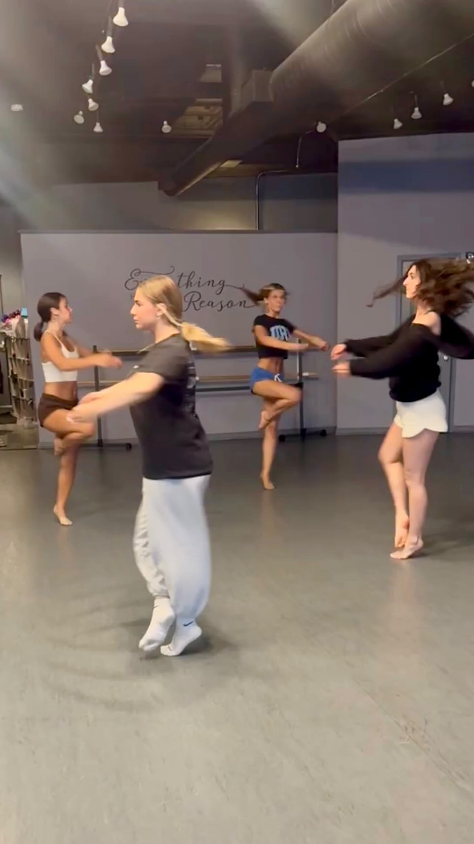 Rest after recital? No chance! We continue our training throughout the summer to ensure our dancers are always learning, sharpening their skills, and gaining strength in all areas.
Keep your dancer’s momentum up by enrolling them for summer classes today—registration link is in our bio and stories!
#discoverbabylon #VillageofBabylon #LoyalToRoyal #RDCForever #longislanddancestudio 
