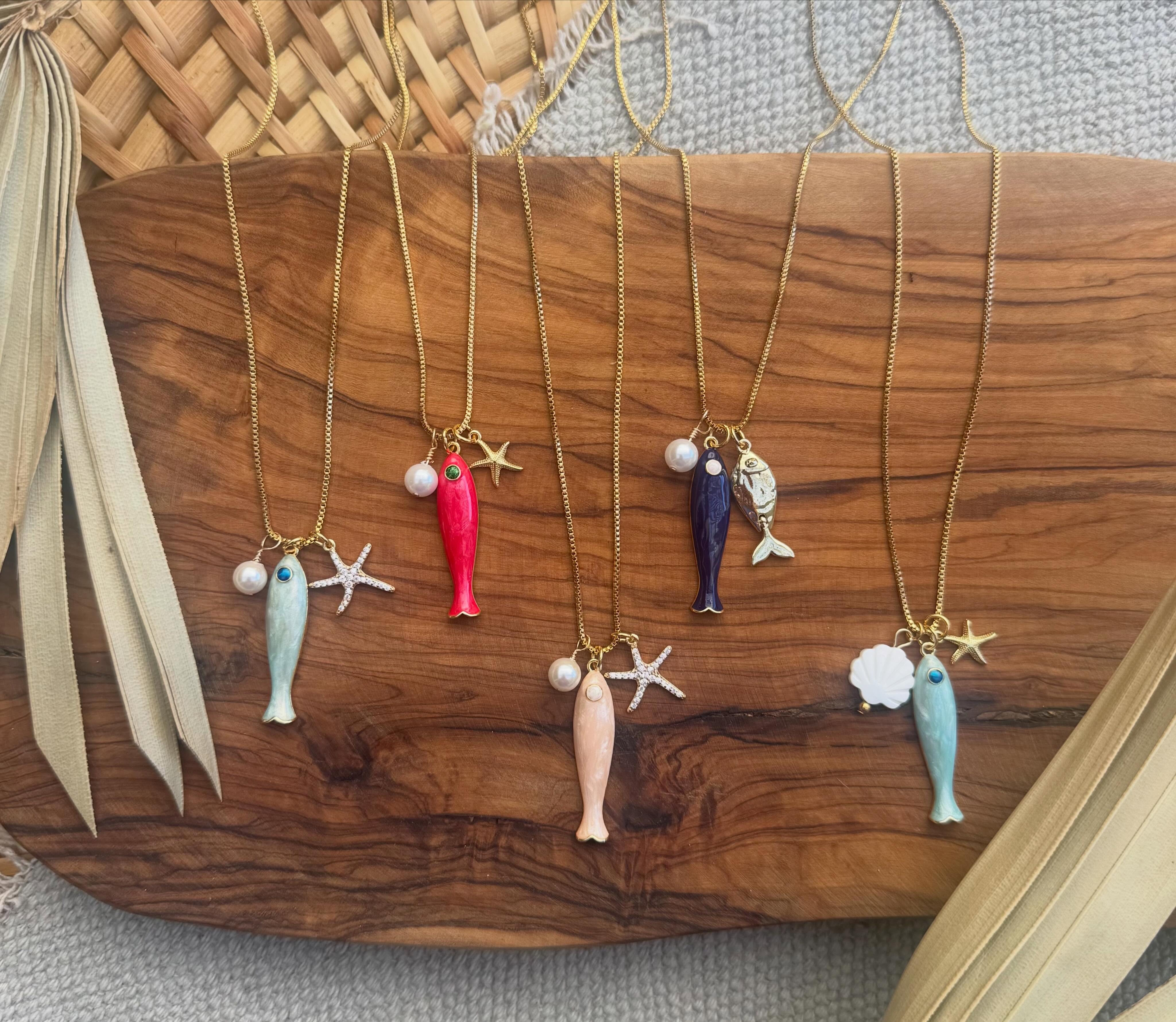 Loving the fish trend this season! 🐟 These little cutie necklaces will be with me at my markets this weekend. Come check them out!
Saturday @swoonstudioco 9-1/2:00
Sunday @goldriversundaymarket 9-1:00