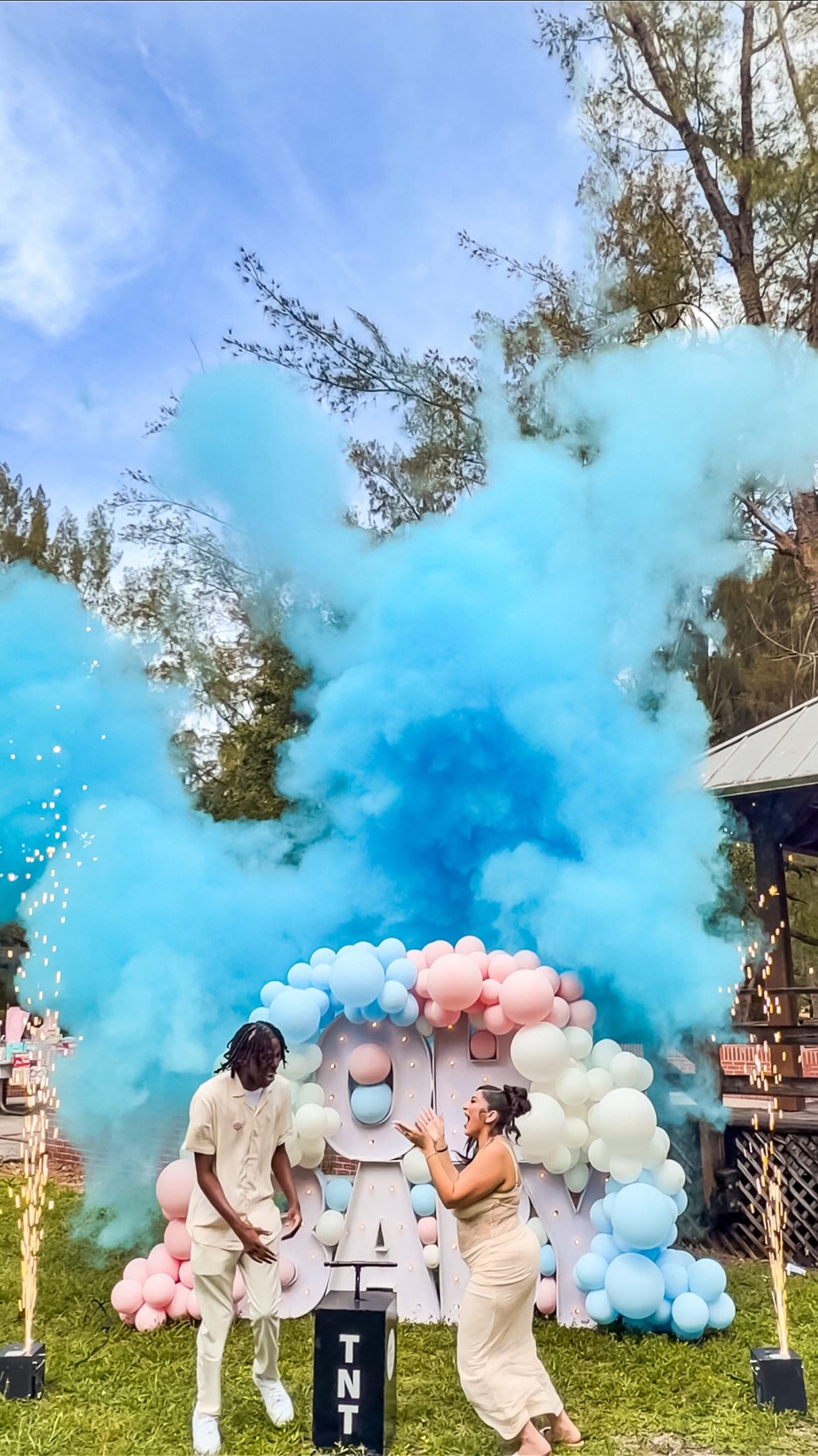 Itβs a Boy.ππ Powder Blasters gender reveal.β¨ The most beautiful explosion of color safe, clean, and park approved across Florida.πβ¨
.
.
.
#genderreveal #genderrevealmiami #revelaciondesexo #genderrevealparty #momtobe