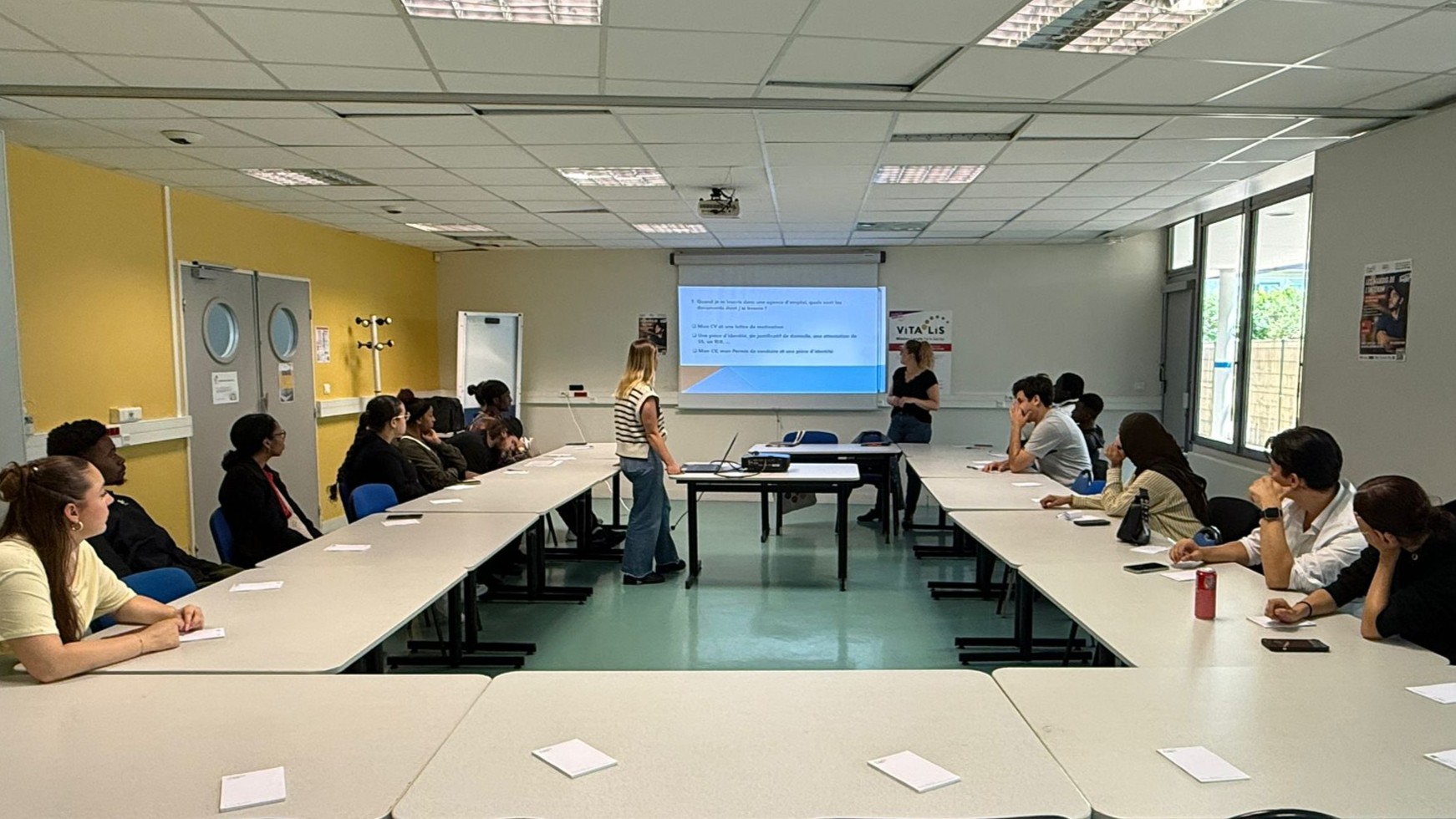 🤩 Retour sur les Mardis de l'Intérim !
👉 La semaine dernière, @startpeoplefrance est venue présenter l'intérim, son fonctionnement et les opportunités d'emploi à 1️⃣7️⃣ jeunes !
👍 Merci à Marion et Margaux de l’agence Start People des Ulis pour leur intervention et la qualité des échanges !