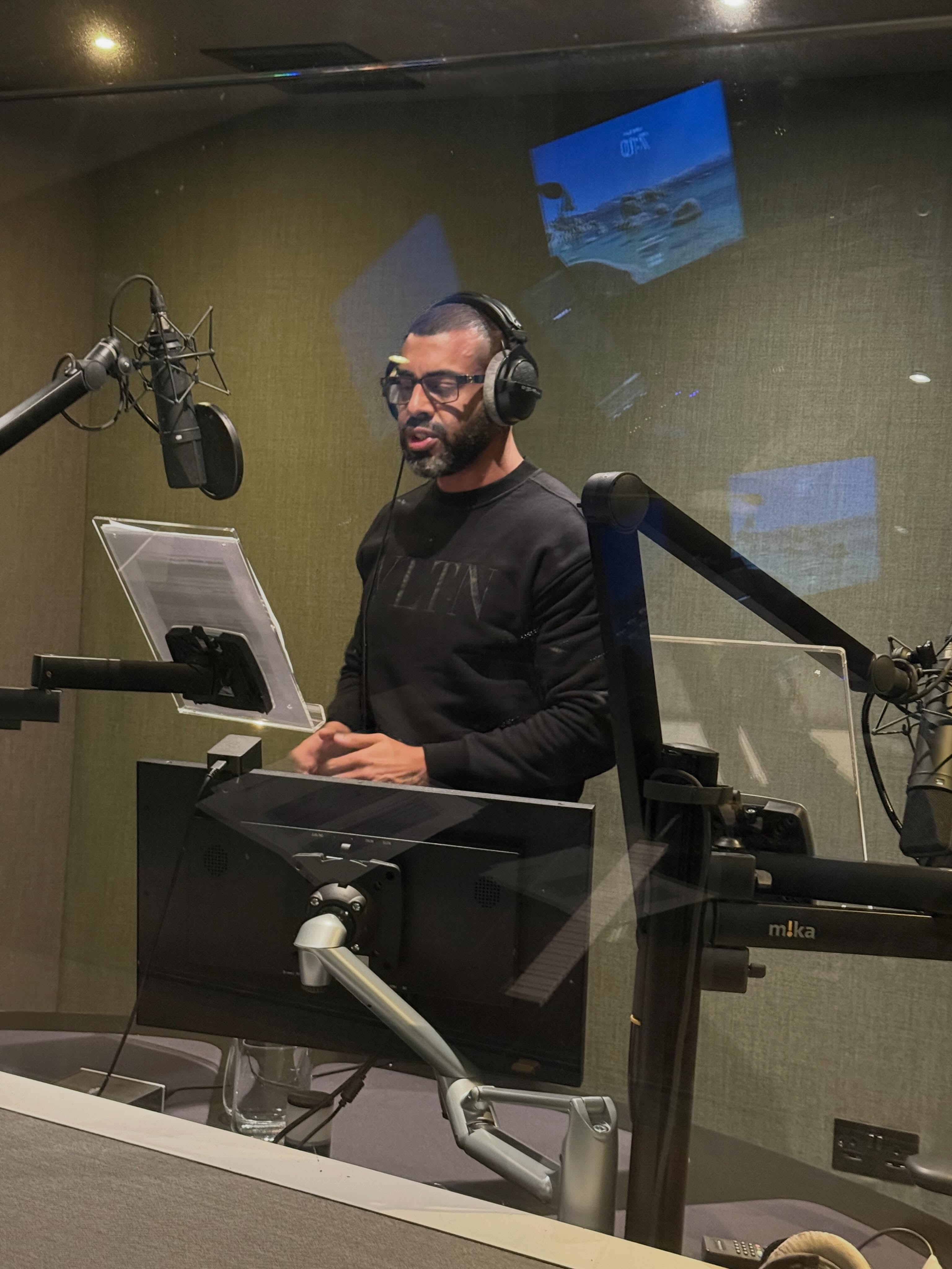 Great night in the studio recording @amit_dhut voice reel with @dgritzman
A warm, relatable soft London voice waiting to hit the market.
If you want to get going in Voiceover let us build you a bespoke reel to show off your voice.
#voiceover
#voicework
#voiceoverdemoreels