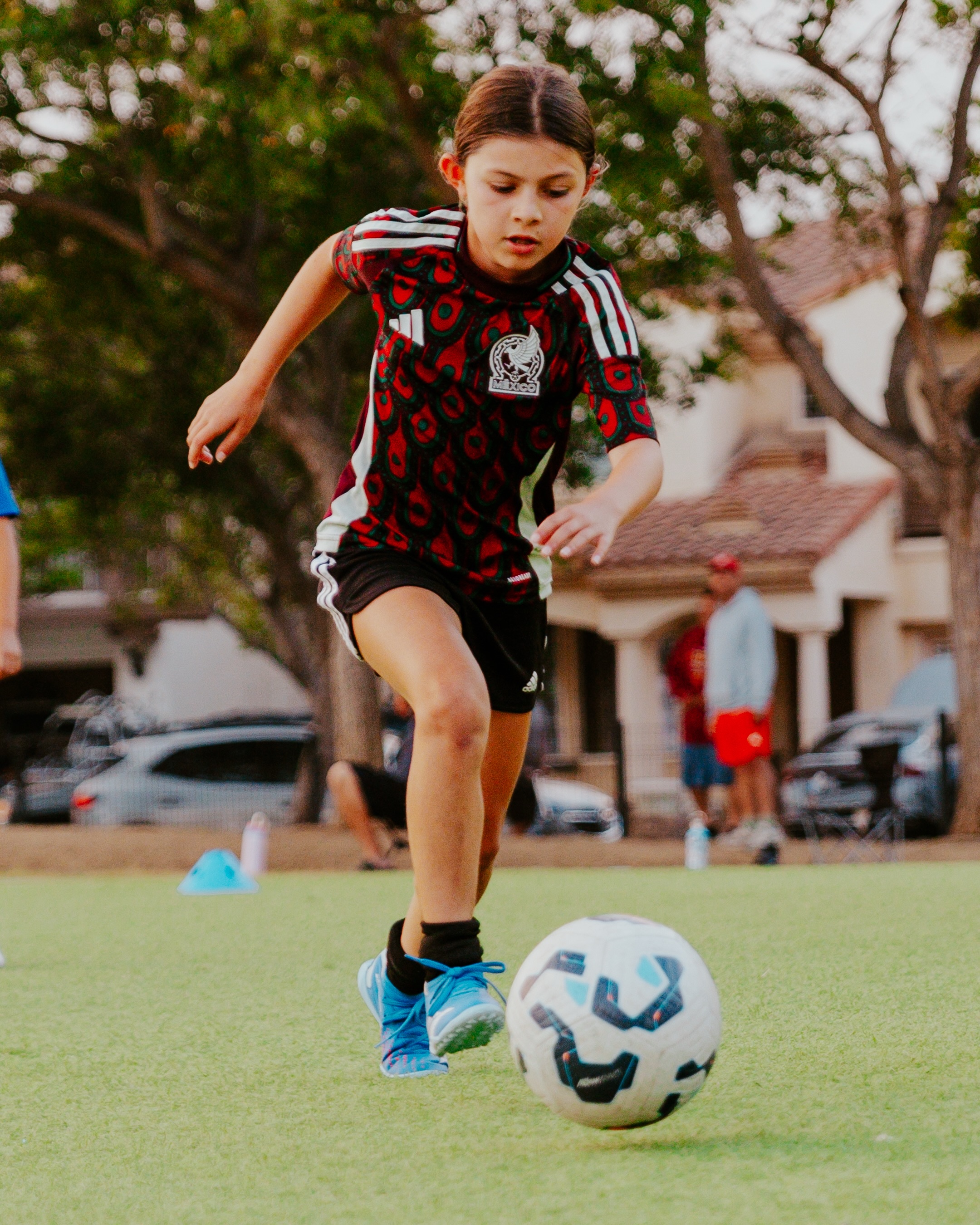 World Cup fever has officially arrived🌎⚽🔥
From different countries, different kits, and different playing styles — one thing brings us all together: the love of the game.
Our Mamba athletes proudly representing their favorite nations while putting in the work on the training ground.
Who are you supporting this World Cup?👇🏆
#fifaworldcup