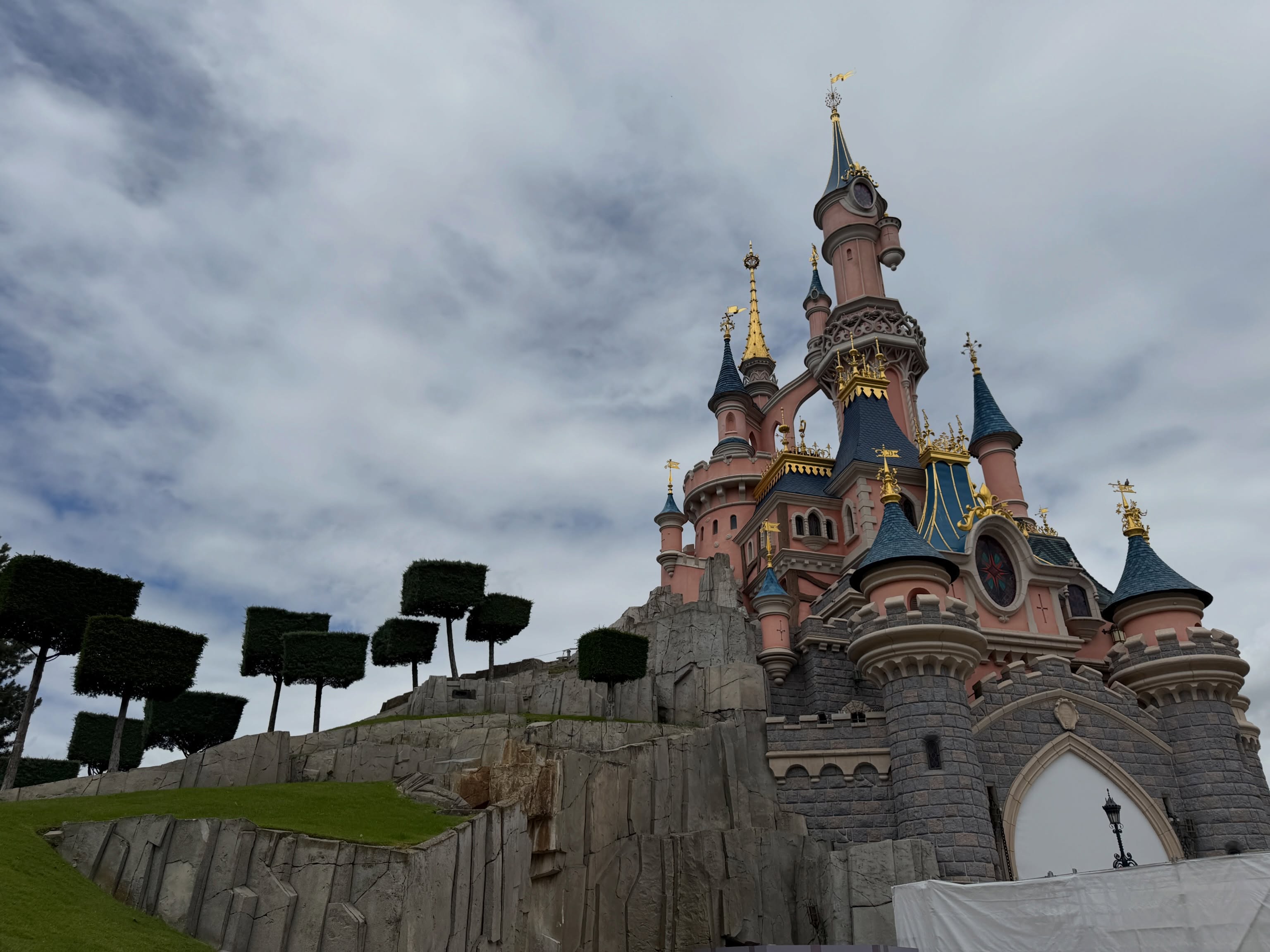 In Europe, full of amazing history, cultural centerpieces, and architecture. Took a break from all that and took a day trip from Belgium to explore Disneyland Paris. Fun park, lots of really good looking angles and fun rides.
Don’t worry guys, going to two VERY cool museums tomorrow.