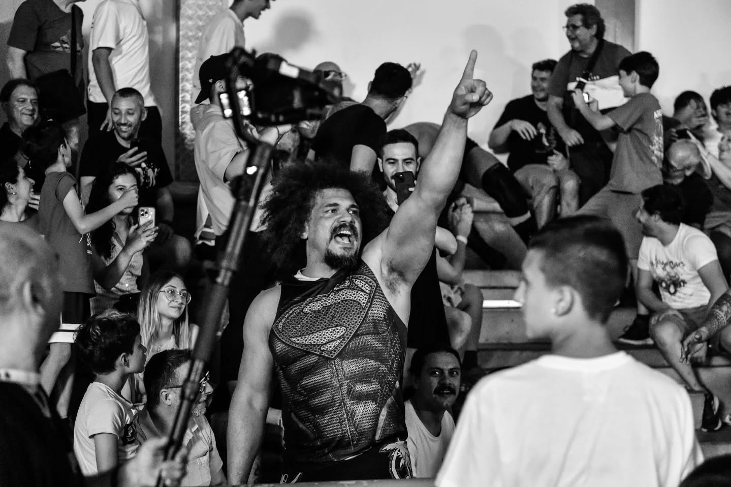 Sono passati solo pochi giorni dall'IWS The American Wrestling Showdown e già ci mancate.
L'energia, i cori, gli applausi, le emozioni condivise e quell'atmosfera che solo voi sapete creare hanno reso Torino il centro del wrestling per una notte indimenticabile.
Grazie a tutti coloro che hanno riempito l'arena fino all'ultimo posto, ai fan arrivati da tutta Italia e a chi ha reso possibile quello che è stato uno degli eventi più importanti nella storia della IWS.
Mentre continuiamo a rivivere quei momenti attraverso queste nuove fotografie ufficiali by @mrc.driver @mrc.photo una cosa è certa: questo è solo l'inizio.
Qual è il vostro ricordo preferito di IWS Showdown 2026?
📸 Taggatevi nelle foto e condividete i vostri scatti del weekend!
#IWSWRESTLING #IWSSHOWDOWN #Wrestling #Torino #wwe