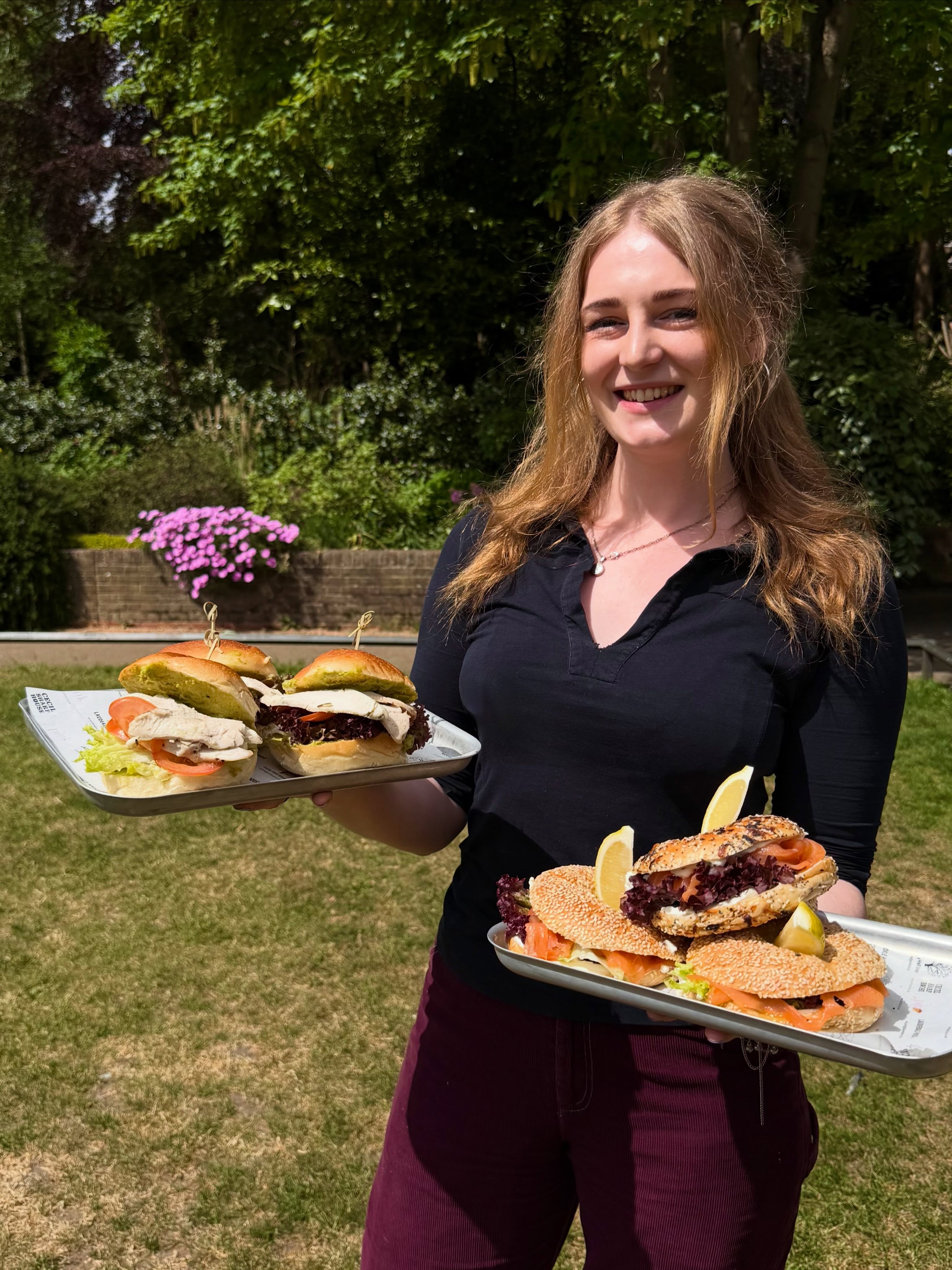 Midweek never looked so good 🌸
Freshly baked bagels, homemade treats, beautiful gardens and some of North London’s most charming historic locations.
If you’re looking for a little escape this week, we’ll save you a seat 💗☕️
#enfield #highgate #northlondon #hiddengems #bagel