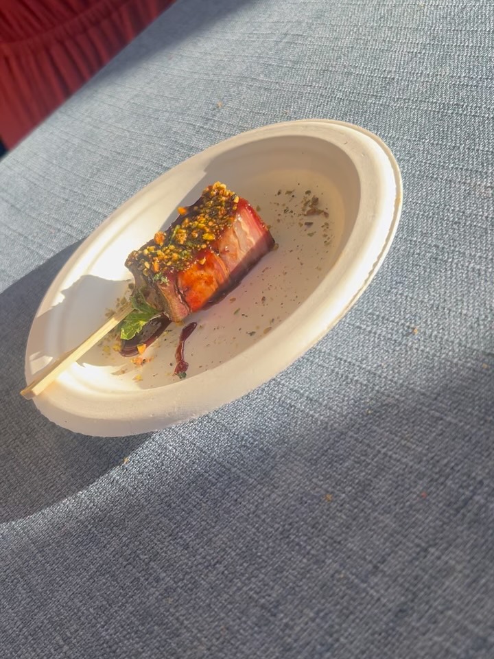 ✨T’was a delicious bite!
Smoked Lamb Belly Presse - -Harissa-Pomegranate BBQ Sauce - Pistachio Dukkah
@citymeals 2026