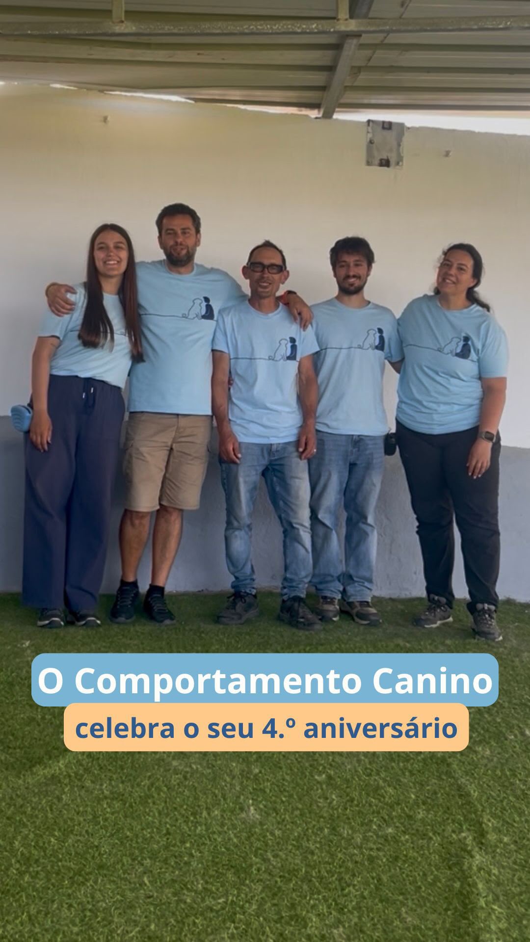 Hoje celebramos mais um ano do Comportamento Canino 🎉🐾
Ao longo deste percurso tivemos a sorte de acompanhar muitos patudos e tutores, aprender todos os dias e crescer juntos enquanto equipa.
Neste vídeo partilhamos algumas histórias, memórias e reflexões de quem faz parte desta caminhada. Obrigado a todos os que confiam em nós e nos permitem fazer aquilo de que mais gostamos.
Que venha mais um ano de aprendizagem, evolução e muitas caudas a abanar. ❤️🐕