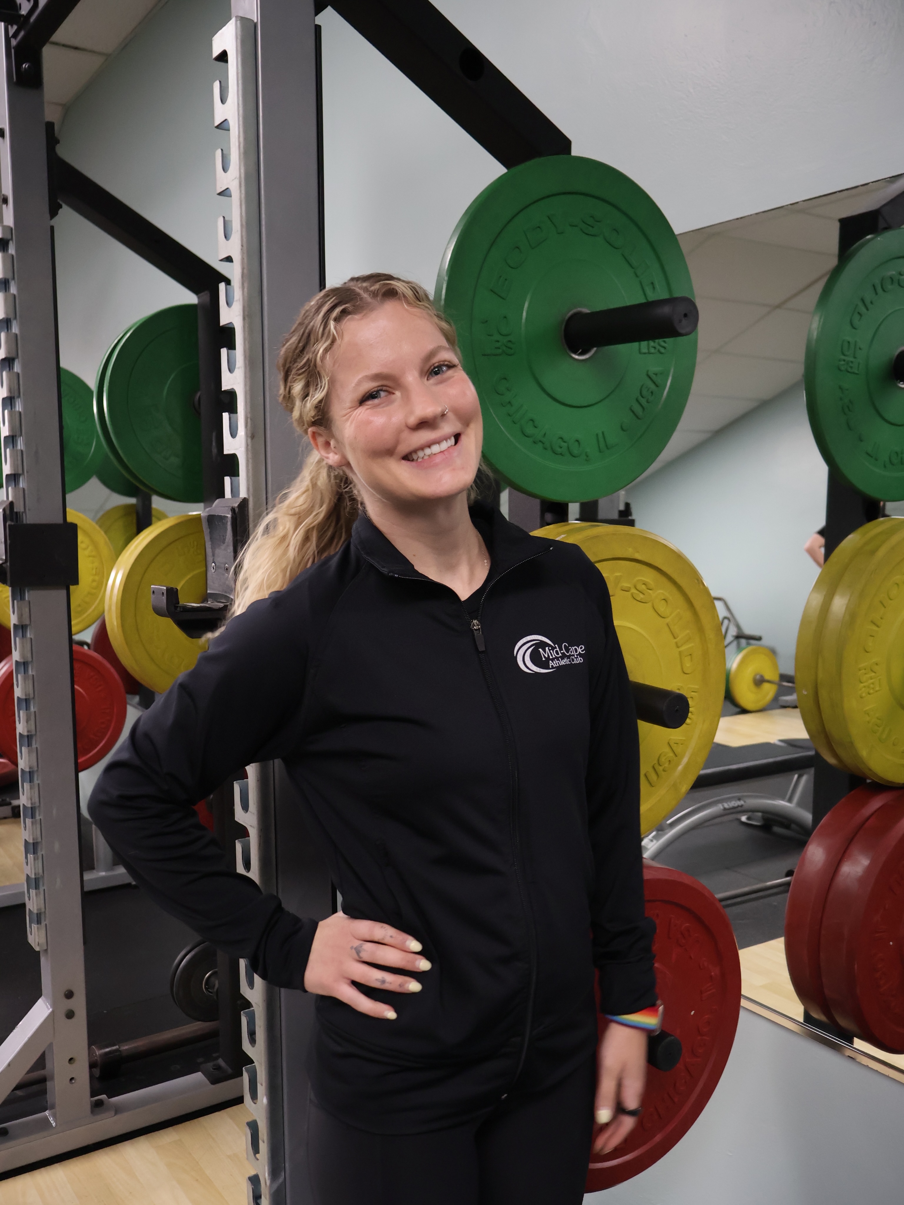 Please join us in welcoming Dani Evans, our Director of Performance, to Mid-Cape Athletic Club! 💪
Dani brings extensive experience working with athletes of all levels, from youth athletes to Olympians and professionals. With a background in strength and conditioning and exercise science, she is dedicated to helping individuals improve their health, fitness, and performance.
We’re excited to have her on the team. Welcome, Dani!