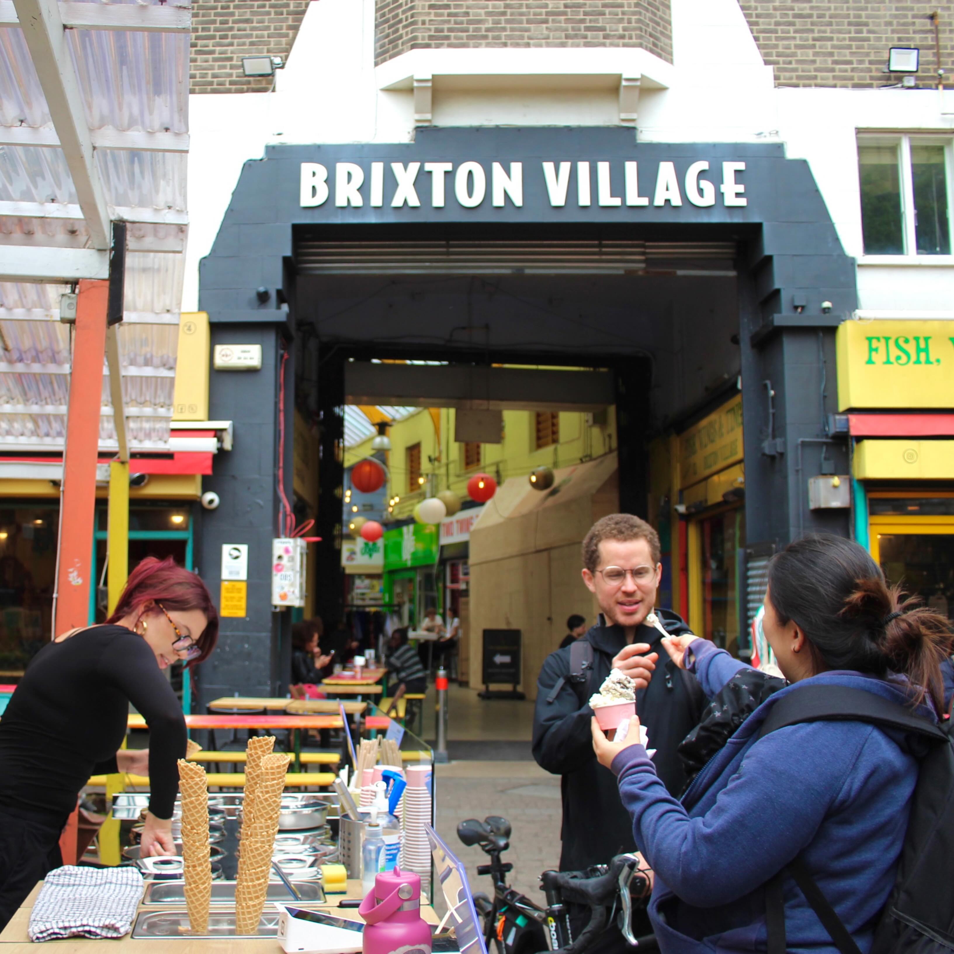 New Summer Location!☀️🍦
You’ll find us in the courtyard at Brixton Village right in front of Fish, Wings & Tings, Tuesday–Sunday from the afternoon into the evening serving homemade ice cream😍 Perfect sweet treat after dinner!
Current Flavours:
🍌 Monkey Business
🥭 Mango, Lime Cheesecake
🍫 Chocolate Smoked Salt
🥃 Rum & Raisin
🥜 Peanut Choc Chip
🥛 Jersey Milk
🍫 Dark Chocolate Single Origin Ecuador (V)
🌺 Elderflower, Lemon & Hibiscus (V)
🥭 Alphonso Mango (V)
Come and grab a scoop (or two) while the sun’s out!
📍 Brixton Village Courtyard
🕑 Tuesday–Sunday
@brixton.village
#BrixtonVillage #Brixton #LondonIceCream #Gelato #southlondon