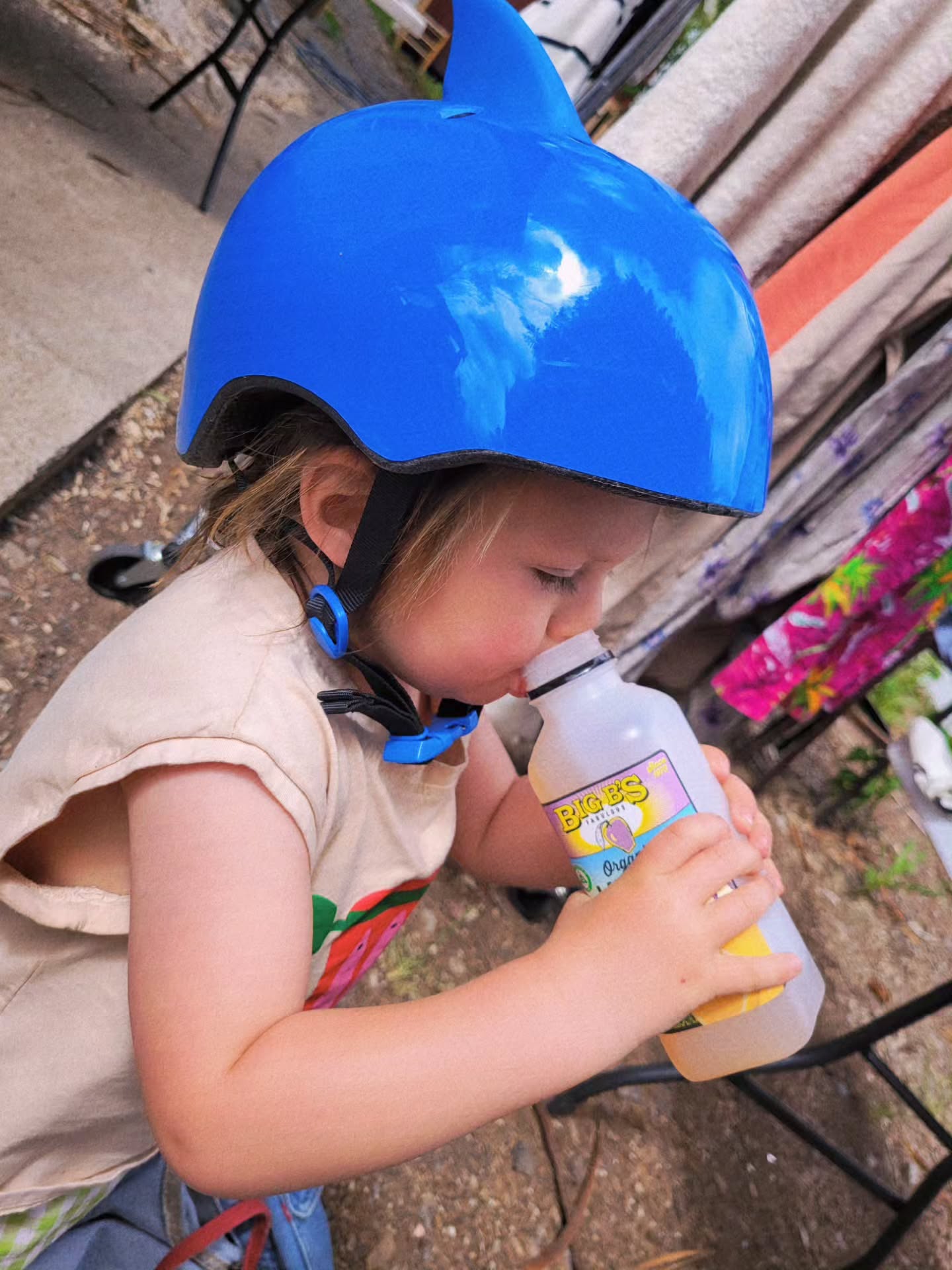 Big B’s Juices is the ultimate summer thirst quencher! ☀️🧃 Nothing beats a refreshing organic juice after a day full of play, sunshine, and fun. Cool down, recharge, and sip on something deliciously fresh! 🍊🍓💚 #BigBsJuices #OrganicRefreshment #SummerSips #StayHydrated