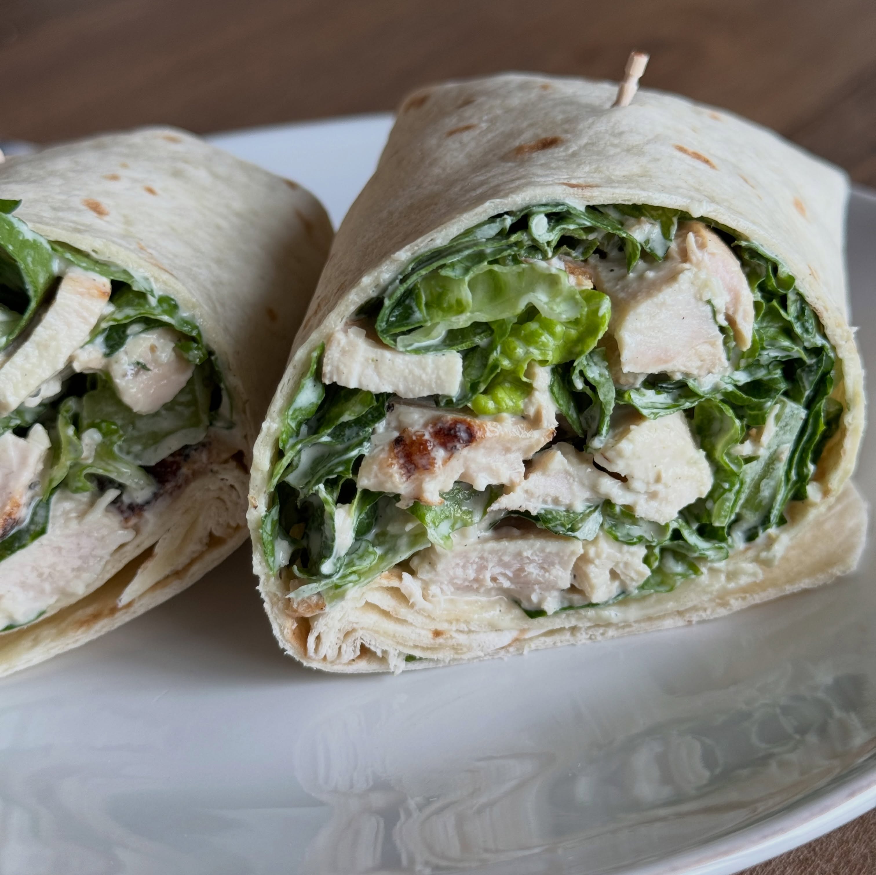 Like clockwork, it’s too damn hot to cook. Whip up my Chicken Caesar Salad Wraps for a no-cook dinner that hits hard on the flavor and satisfaction while keeping the house a comfy 70°.
Recipe linked in my bio or head to https://www.slo-cooker.com/post/chicken-caesar-salad-wraps
Chicken wrap easy dinner easy recipes c-sal wrap healthy eating recipe ideas dinner ideas meal planning
#food #cooking #recipe #dinner #summer