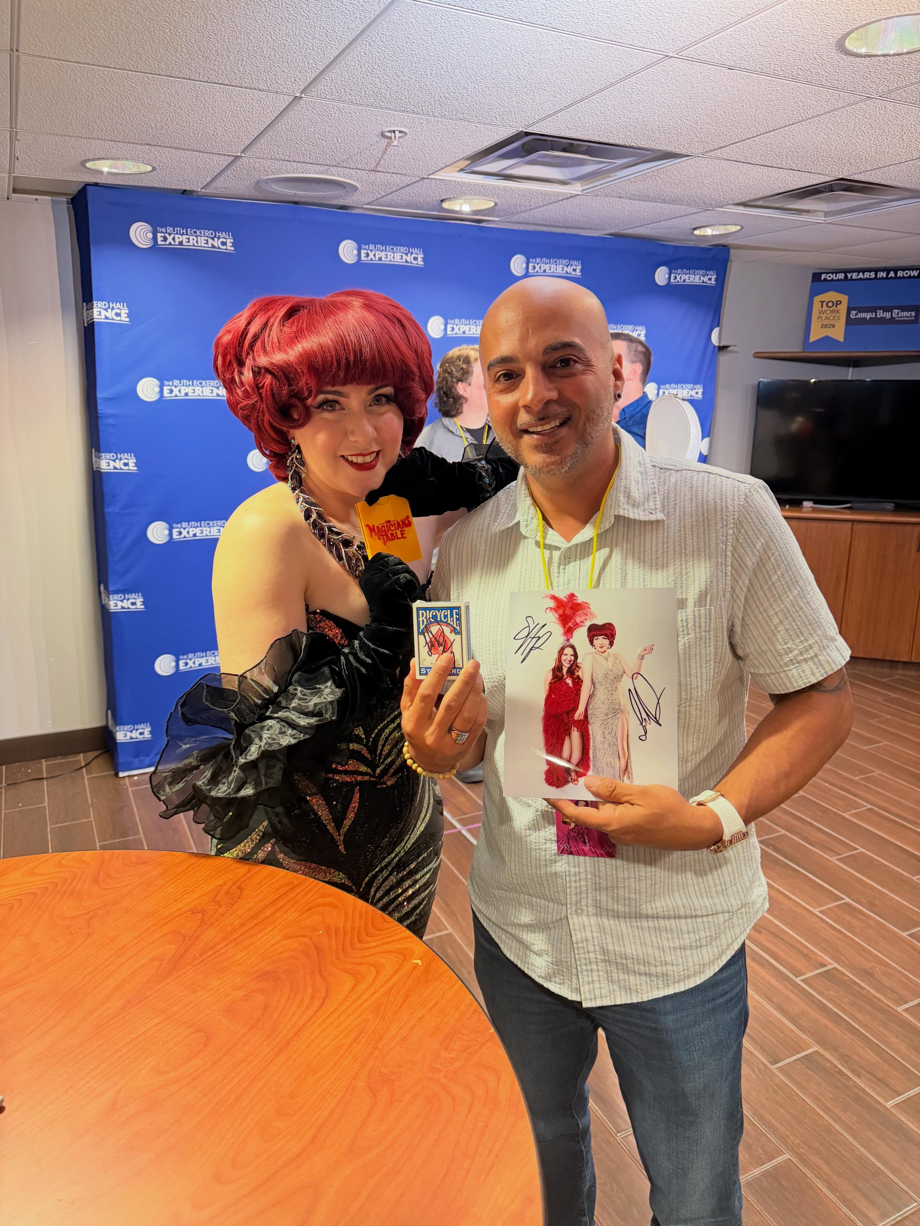Finally got to see @lucydarlingmagic @carisahendrix! Got my deck signed for the collection and traded some gifts, I’ll tell you about later! #magic #magician