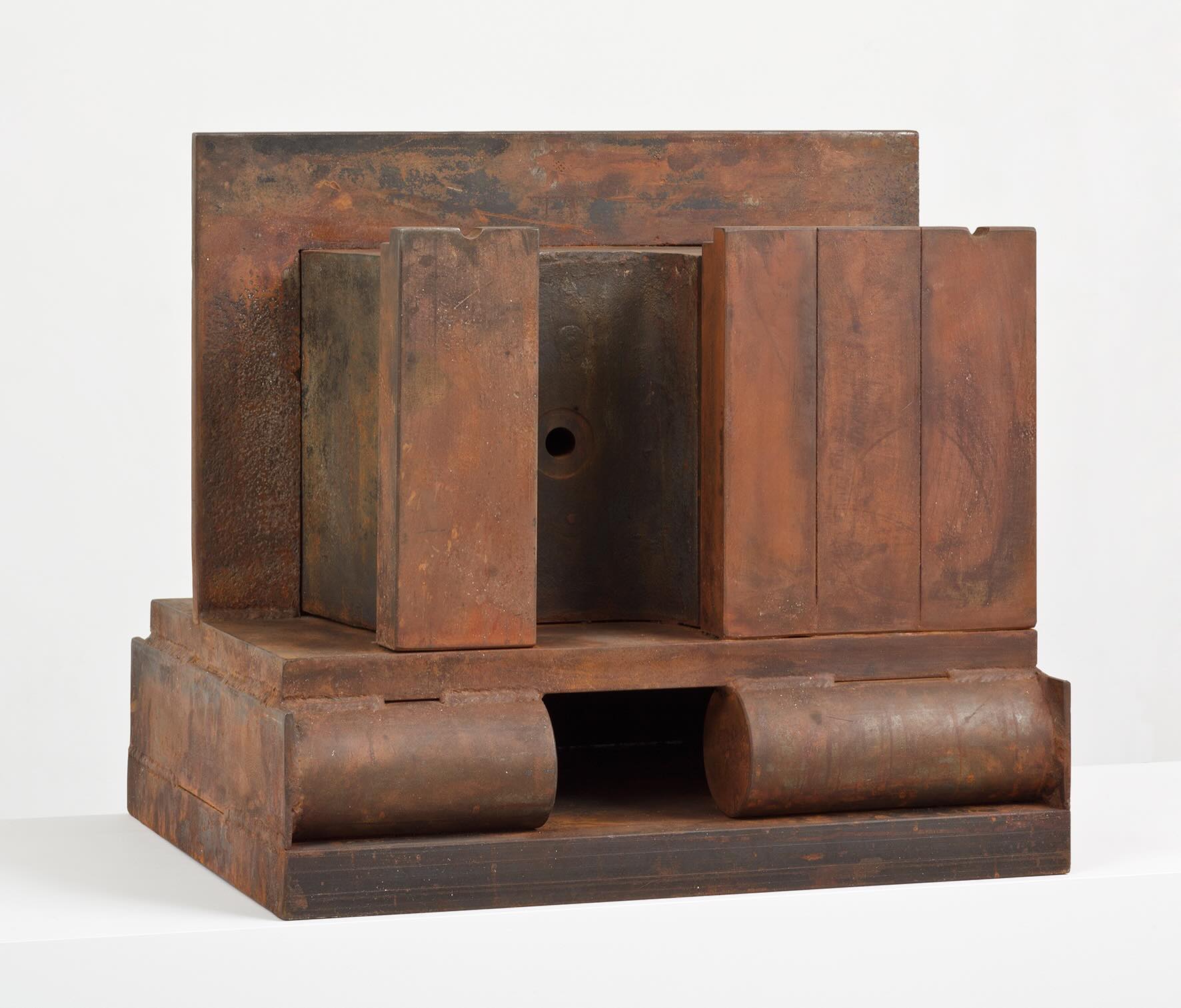 Opening tonight!
Case History (2011) by Anthony Caro lends it name to a group exhibition at Vardaxoglu exploring how artists use machinery and industry to explore psychological states, political influence, bodies and public architecture, and war.
12 June ā 1 August 2026 @vardaxoglou
Mike Nelson, Tanoa Sasraku, David Bomberg, Gillies Adamson Semple, Nicolas Deshayes, Kira Freije, Magali Reus, Niamh OāMalley, Anthony Caro, Prunella Clough, Alex Margo Arden
Case History, 2011, steel, rusted, 58.4 x 63 x 49cm (23 x 25 1/2 x 19 1/2 in.)
š· John Hammond
#anthonycaro #caro #casehistory #currentexhibition #contemporaryart