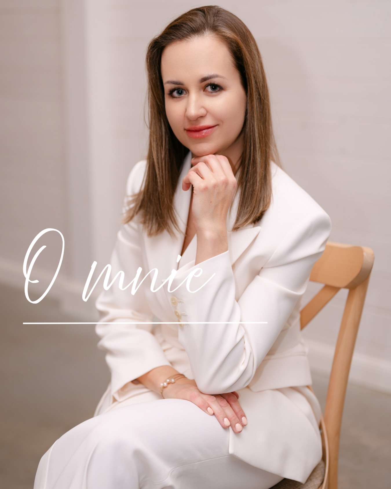 Nazywam się Iwona Nowakowska i od lat z pasją tworzę wyjątkowe śluby oraz przyjęcia, które odzwierciedlają historię i charakter każdej Pary.
Specjalizuję się w organizacji ślubów dla Par, które oczekują więcej - spokoju, jakości i pełnego zaopiekowania na każdym etapie przygotowań. Łączę kreatywną wizję z doświadczeniem i precyzją, tworząc wydarzenia o ponadczasowym charakterze.
Pracuję w oparciu o sprawdzone procesy i współpracę z najlepszymi partnerami w branży. Czuwam nad każdym aspektem realizacji - od koncepcji, przez logistykę, aż po koordynację dnia ślubu - zapewniając absolutny komfort i pewność, że wszystko przebiegnie zgodnie z planem.
Zdjęcie @upstream_studio_photography
#weddingplannerpoznan #organizacjaślubu #slubpoznan #luxuryweddingpoland #slubpremium