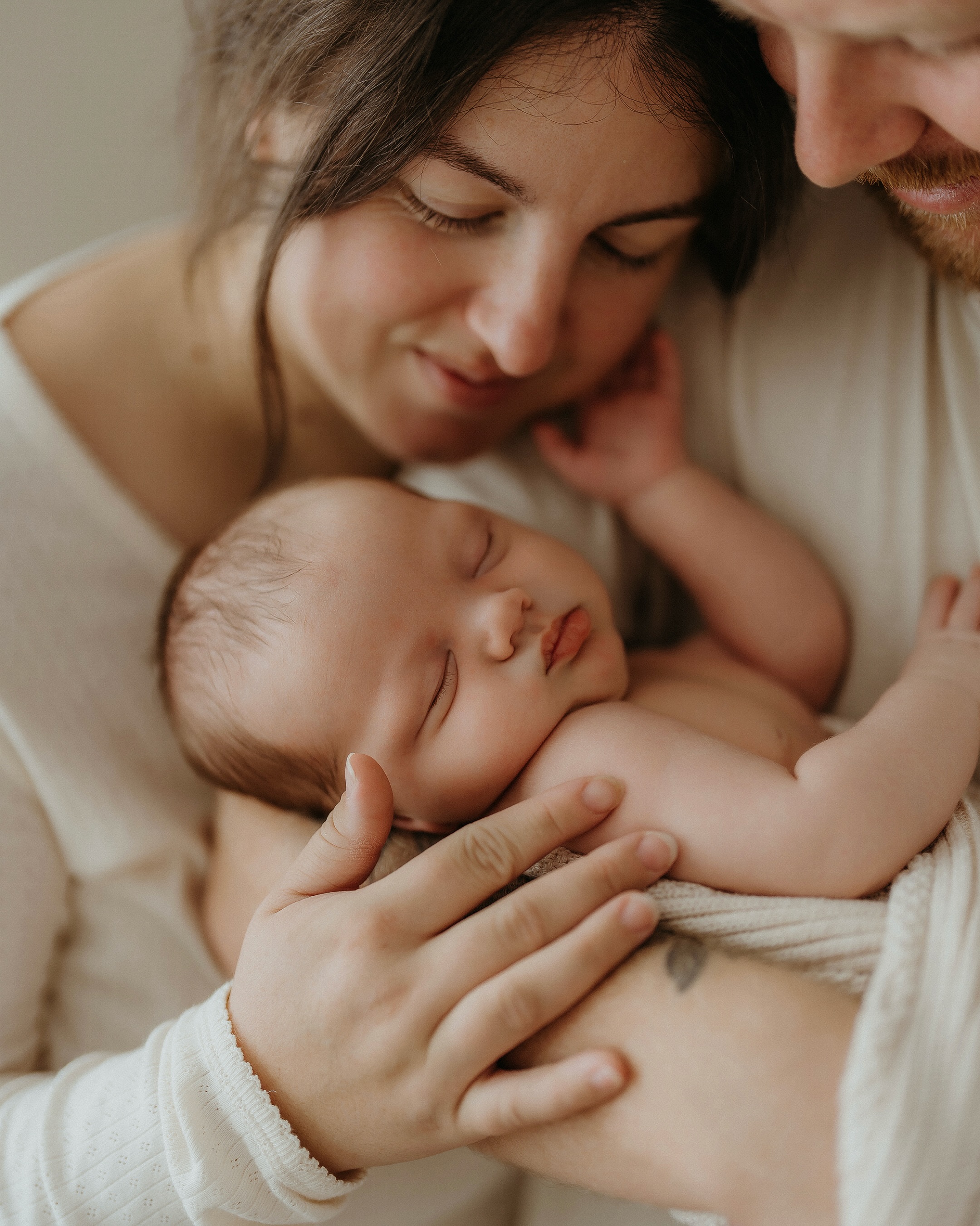 A few favourites from this beautiful in-home newborn session ✨
This sweet babe was almost a month old, proving that it’s never too late to capture those newborn memories 🤍