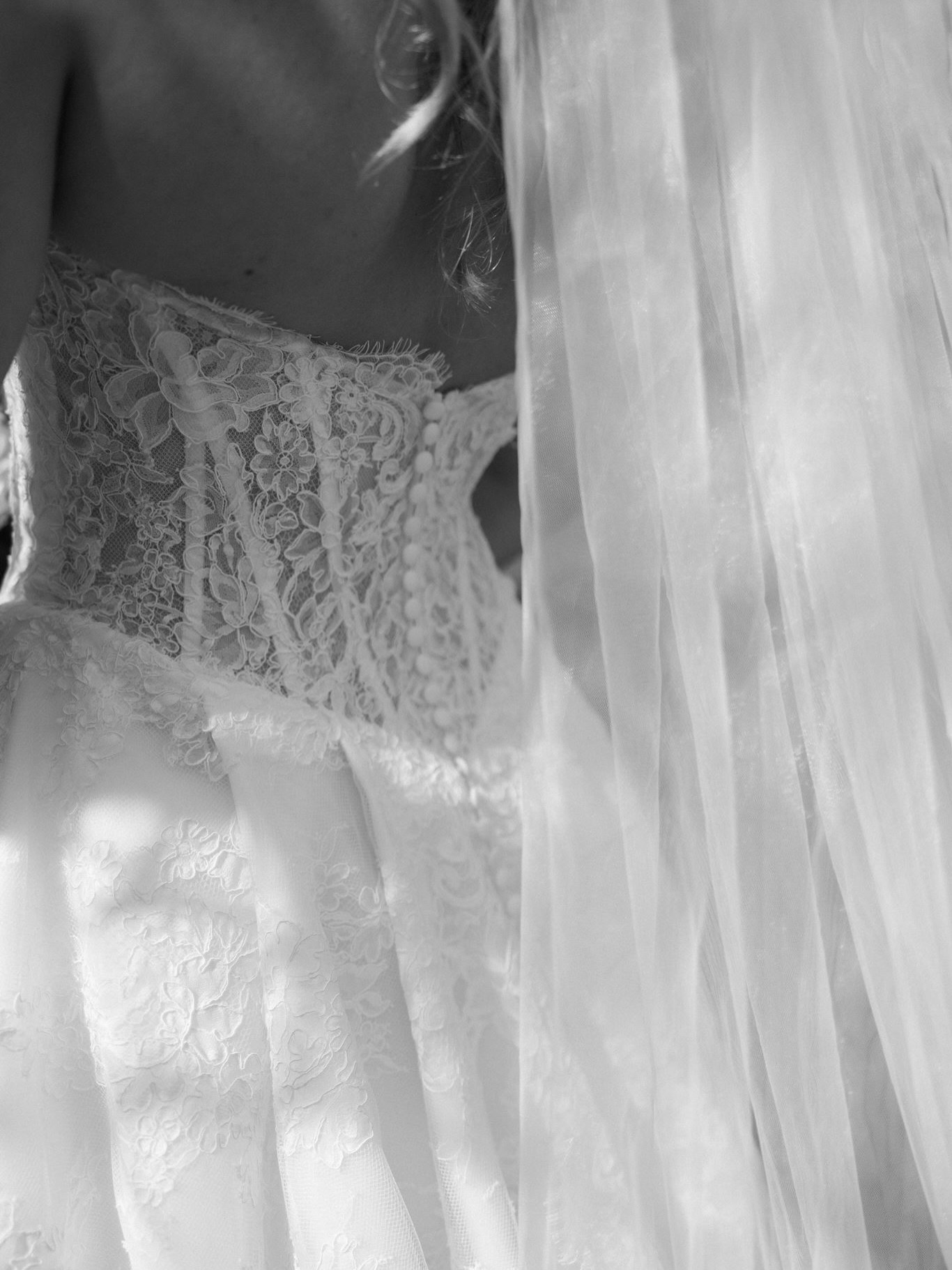 From quiet moments to champagne toasts ——
Classic black & white portraits to capture every piece of their story.
The moments you’ll want to remember forever!
.
.
Creative Team
Venue | @veanewportbeach
Planning & Design | @brandijaneevents
Photography | @darianshantayphoto
Videography | @cinemalifeweddings
Florals | @ebdflorals
DJ | @invisibletouchevents @djjuancastro
Beauty | @designvisage
Bridal Gown | @monamiebridalsalon
Cake | @couturecakery
Couple | @kellypeabodyy @mikepeabody21