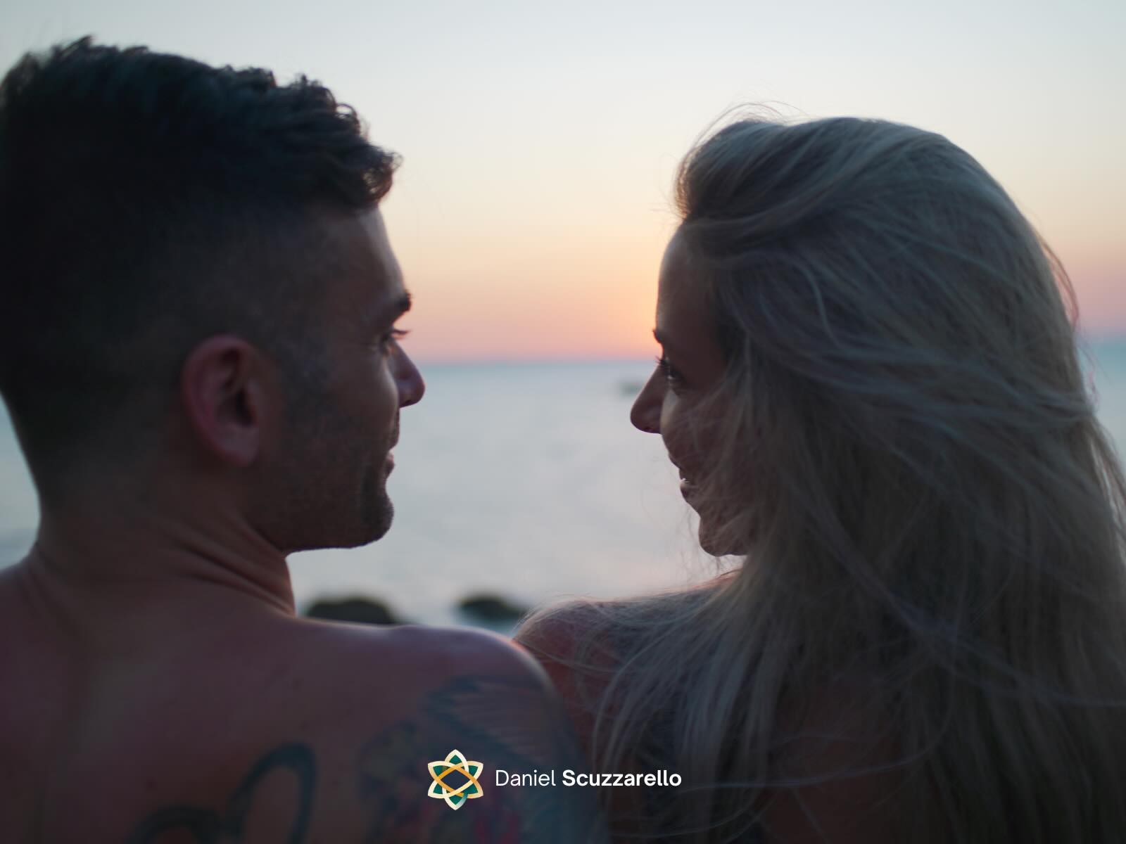 Entre tantas coisas que mudam ao longo da vida, é bom ter algumas certezas. Você é uma delas.
Feliz Dia dos Namorados ❤️