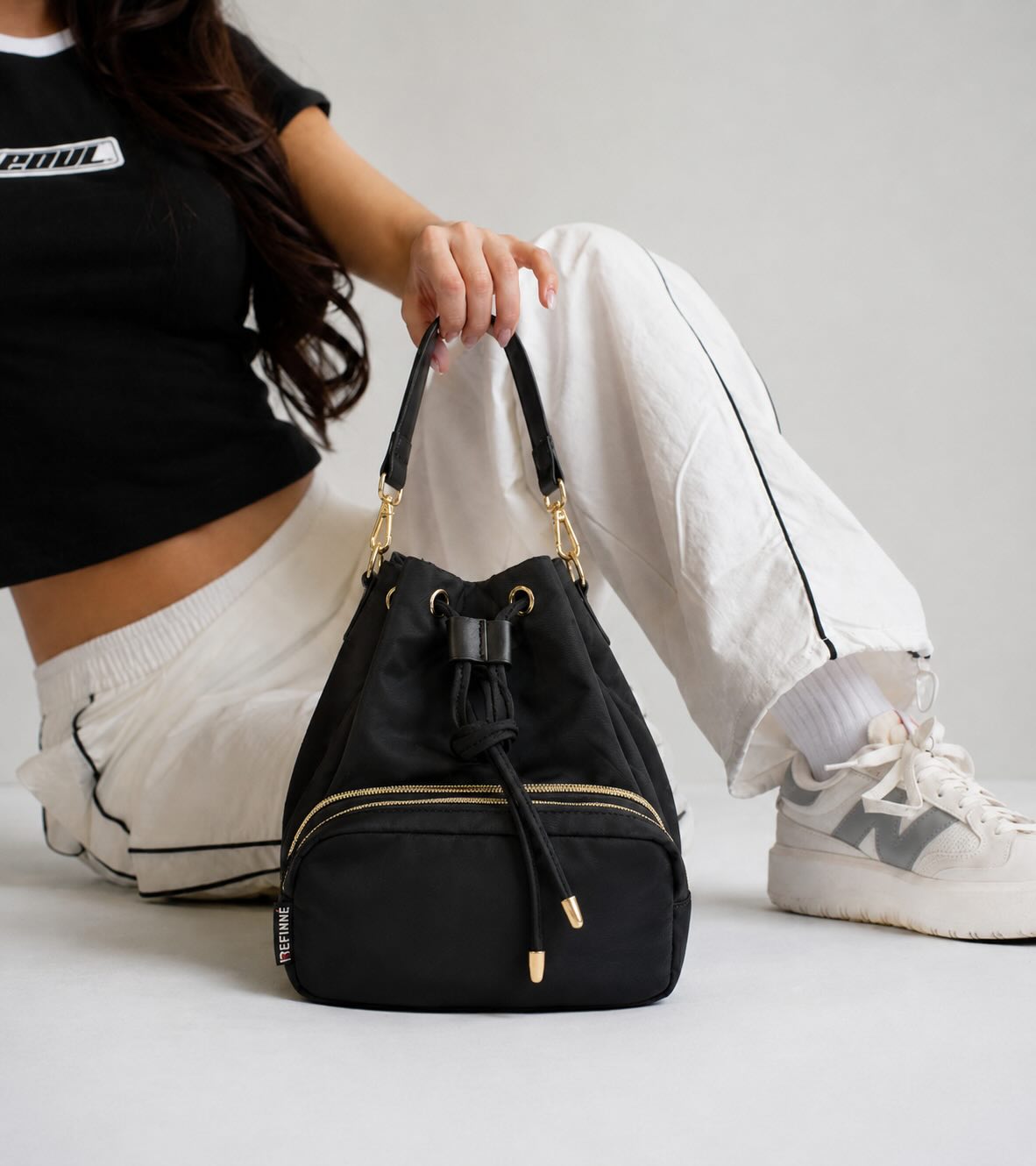 ✨ A bag that moves with you, wherever the day takes you.
The Refinné Convertible Bag combines modern style, practical storage, and all-day comfort in one elevated design. The perfect finishing touch for an effortless everyday look. 🤍🖤
#Refinne #BagStyle #ModernAccessories #EffortlessFashion #DailyEssentials