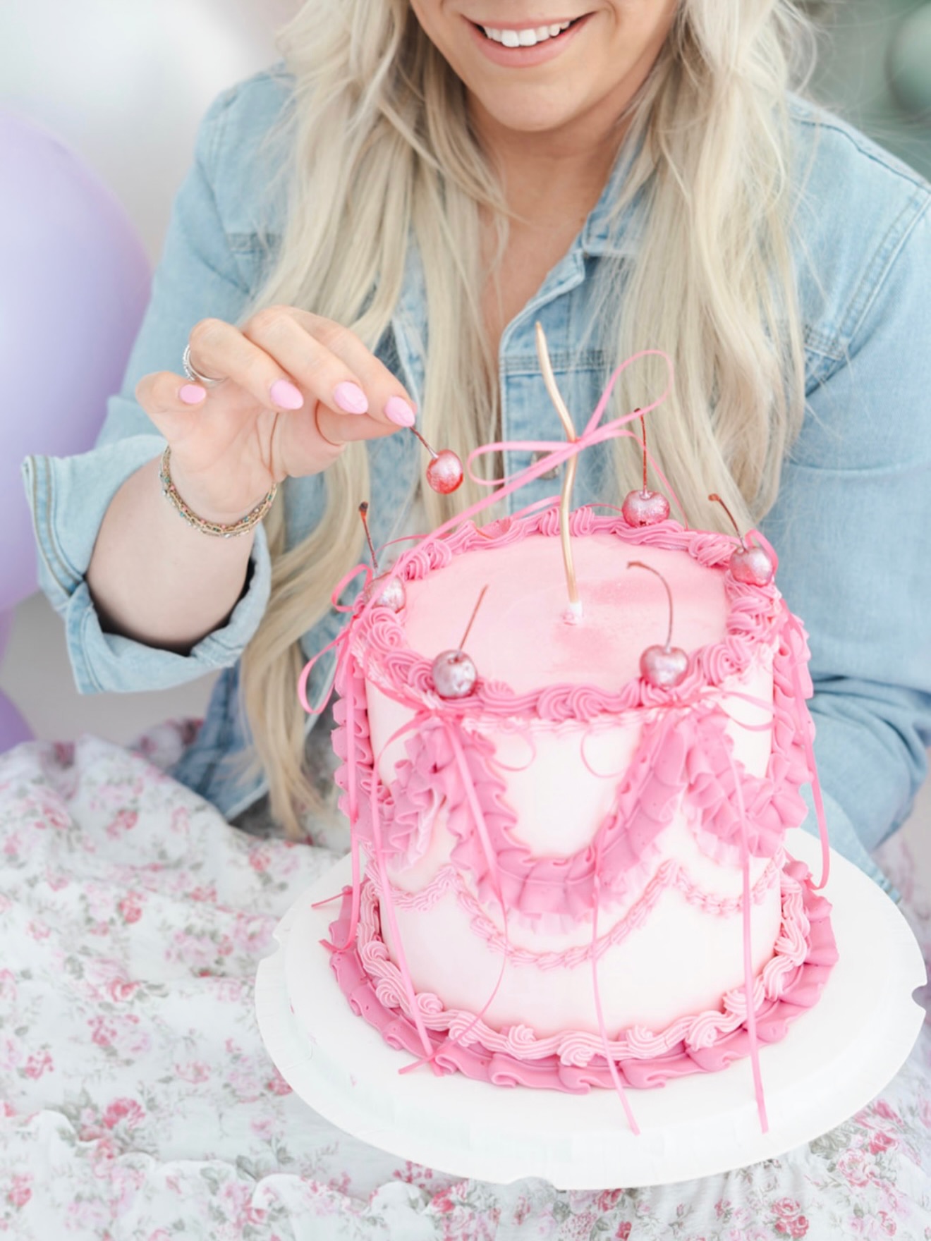 KellBell+Co is officially TWO 🎉 and this year has been nothing short of magical! Thanks to every customer, partner, and community friend who’s cheered me on from day one and encouraged me to build a business that I’m genuinely proud of 🥹
Thank you for showing my passion project so much love. Thank you for trusting me with your entrances, your “OMG moments,” and the memories you’ll carry forever. It’s been such an honor to work with so many talented people in our community and to be part of so many special events and milestones!
Building this business has been a way to be a role model for my niece, Natalie, showing her that you can go after your dreams and that it’s never too late to start, grow, and succeed.
Here’s to two years… and all the celebrations still to come. 🥂✨
📸 @locallifemagazine
💄 @nicolecerro_makeup
🎂 @thaostreats