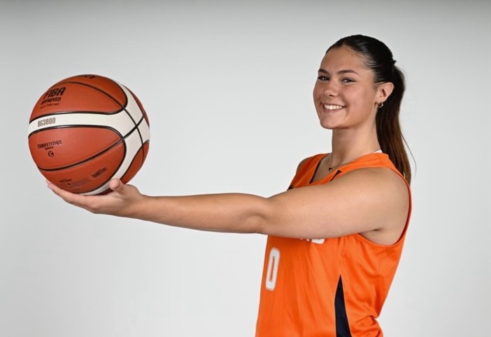 NT| Lois en Quinta zullen dit weekend allebei voor Nederland uitkomen tijdens hun 3x3 toernooi in Wenen, Oostenrijk🇦🇹
Lois speelt dit weekend met de U23 in de Nations League en Quinta komt uit in de Women’s Series met de U25. 🔥
Hieronder de eerste games van de meiden!
Lois:
🗓️12 Juni
🕚9:15 tegen Hongarije 🇭🇺
🕦14:25 tegen Oostenrijk 🇦🇹
Quinta:
🗓️13 juni
🕚11:45 tegen Bucharest 🇷🇴
🕕18:05 tegen Beijing 🇨🇳
Heel veel succes!🍀
Livestream in de bio🎥
#onefamily