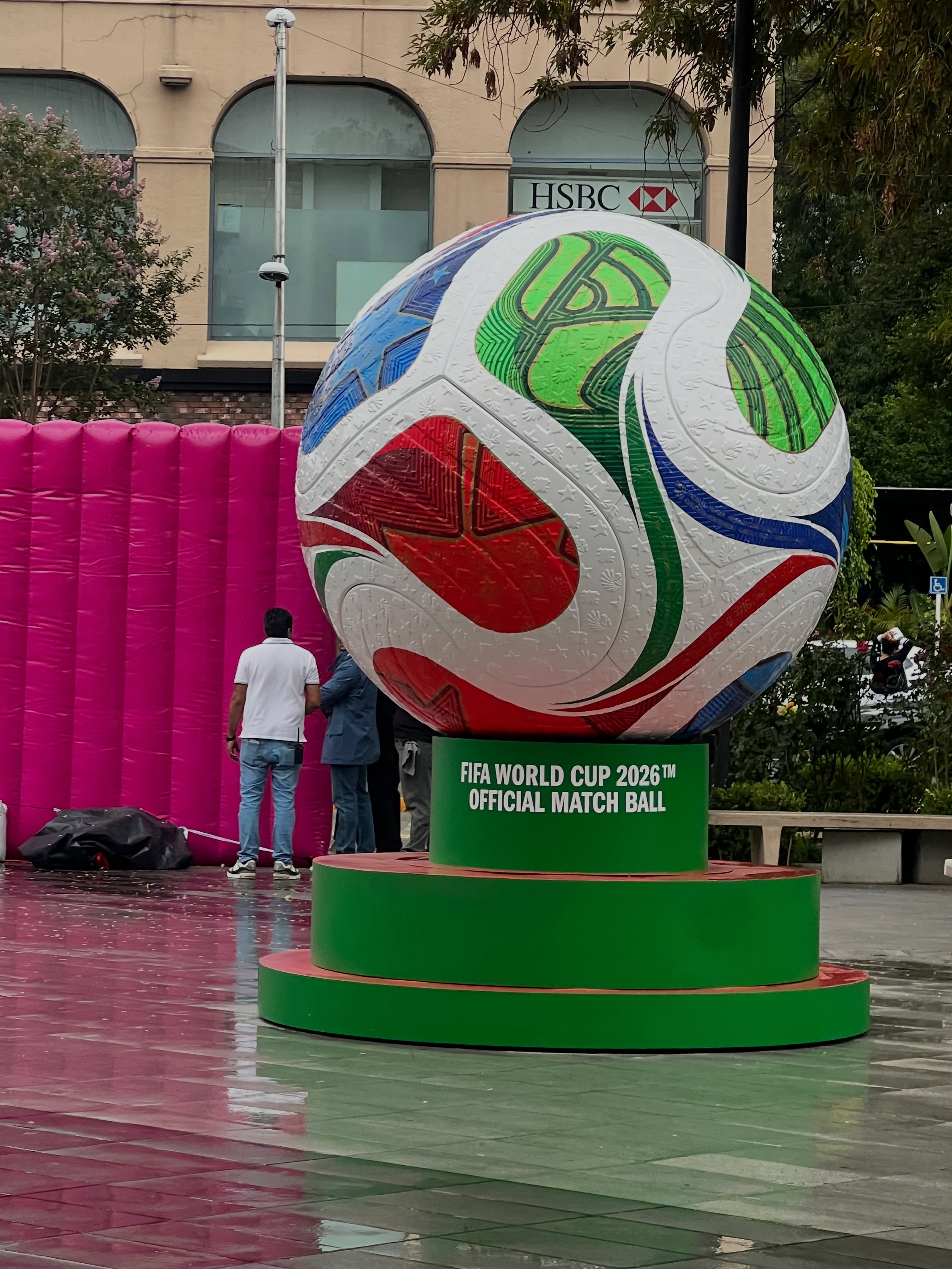 Vive la experiencia mundialista con @liverpool_mexico un museo lleno de recuerdos e historia #mundial #mexico #experiencia
