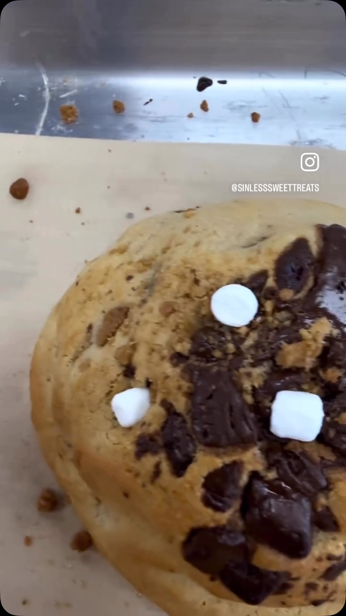 Looking for an afternoon sweet treat pick-me-up? 🍪✨ Look no further than Sinless Sweet Treats Bakery!
We have a wide variety of our famous MEGA Protein Cookies available and ready for you to enjoy! With 15g of protein in every cookie, they’re the perfect way to satisfy your sweet tooth while getting an extra protein boost.
Whether you’re craving something chocolatey, peanut buttery, or classic birthday cake, we’ve got a flavor for everyone!
Stop by and grab yours today — this is one dessert you don’t want to miss! 💙🍪