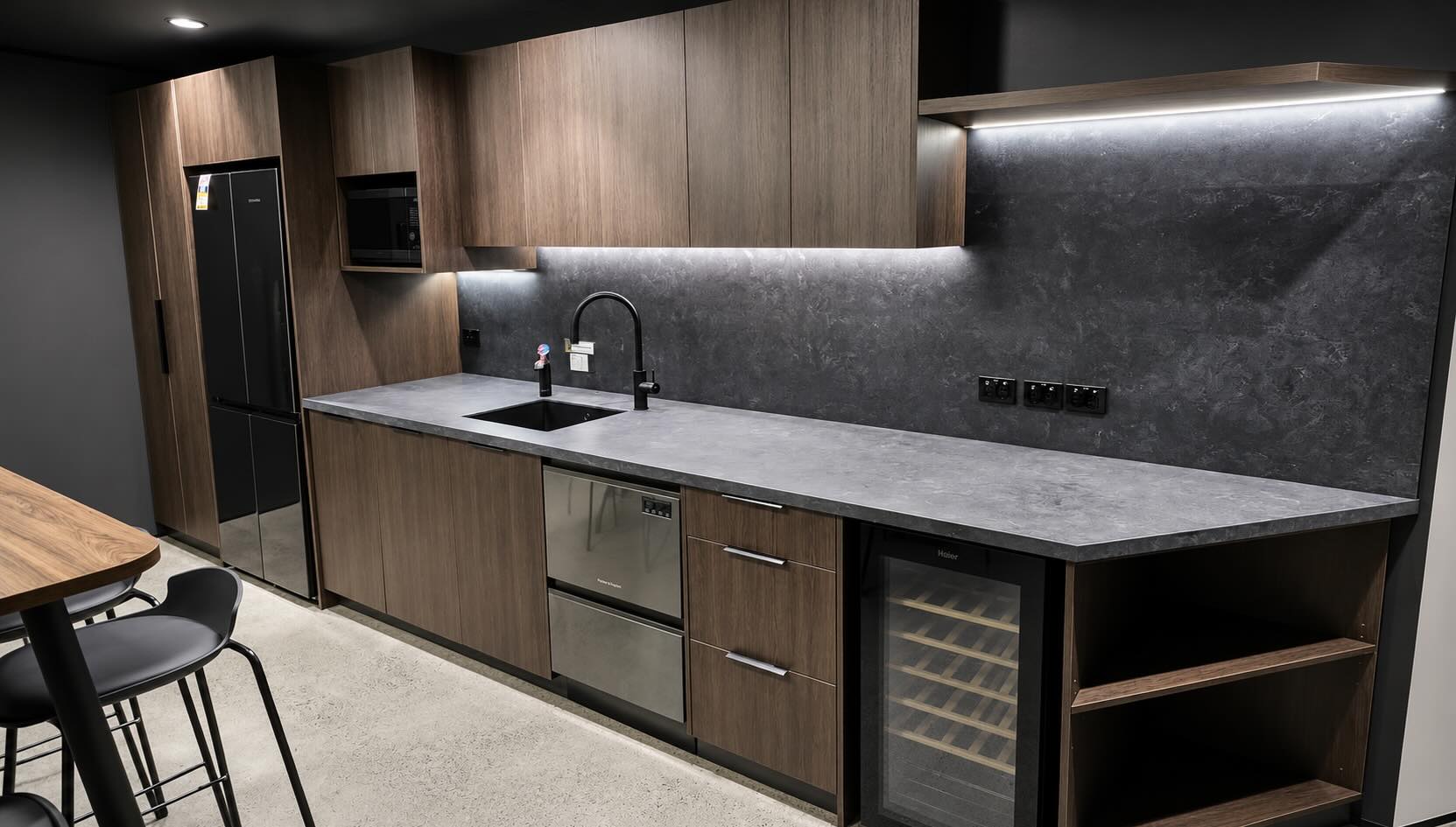 A bold, moody kitchen done right ๐๐ผ Hereโs a sneak peek of another install we just completed in Auckland by the team at Pollettโs from manufacturing to installation. Full fit out of Level 7 & Level 8 coming soonโฆ๐