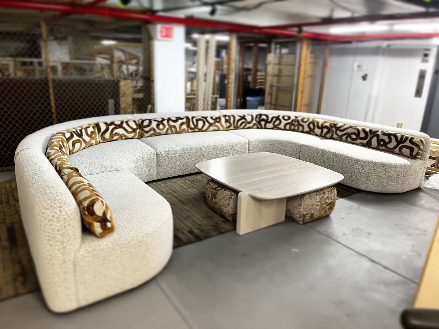 Custom eyecatching pieces = custom eyecatching spaces.
Even our back storage area 💃🏼🕺🏼
Full stop.
.
.
#custominterior #custommade #customfurnituredesign #custombanquette #customfurniture customupholstery nyinteriordesign nyinteriordesigner njinteriordesign nycinteriordesign philadelphiainteriordesigner phillyinteriordesign philadelphiainteriordesign bucksinteriordesign