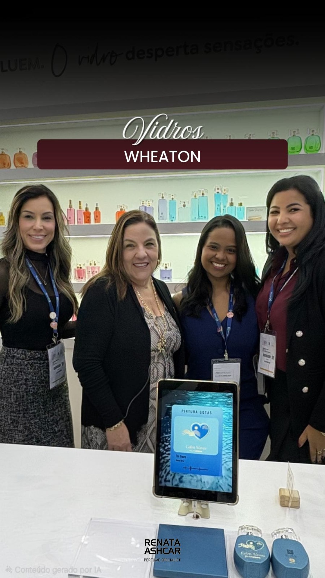 Wheaton
Uma das maiores do mundo
✨ Tenho muito orgulho de fazer parte da história da Wheaton no Brasil.
🏭 A Wheaton evoluiu, inovou e hoje está entre os principais fornecedores de vidros do mundo.
🔮 Fui convidada para visitar o estande da empresa durante a FCE Cosmetique que aconteceu na semana passada e as experiencias que vivenciei tornaram tudo ainda mais especial!
E para deixar essa experiência ainda mais especial, fiz a leitura da minha aura aqui na Wheaton.
💡 Uma delas foi a leitura da minha aura... Resultado: aura inovadora.
🌈 E combina muito, porque inovação e movimento sempre fizeram parte da minha história, primeiro como designer, depois como escritora, curadora de museu e hoje como uma das maiores autoridades em perfumaria no mundo! E por aqui, a inovação está em cada detalhe: no vidro que me representa a pintura interna com o efeito furta-cor a transparência e em soluções que unem beleza, tecnologia e personalidade.
👜 Para completar a experiencia eu ainda ganhei um charme personalizado para a bolsa com meu nome. Prático, lindo e cheio de significado.
💭 Já saí daqui com mil ideias.
✨ E você, me conta... quer conhecer mais sobre a arte do vidro? Ela é tão preciosa como a arte da perfumaria, e eu e a Wheaton temos muito para te contar!!
@wheatonoficial
#Wheaton #VidroDecorado #Inovação #DesignEmVidro #Arquitetura #Decoração #Interiores #VidrosEspeciais #Personalização #ExperiênciaDeMarca #tbt