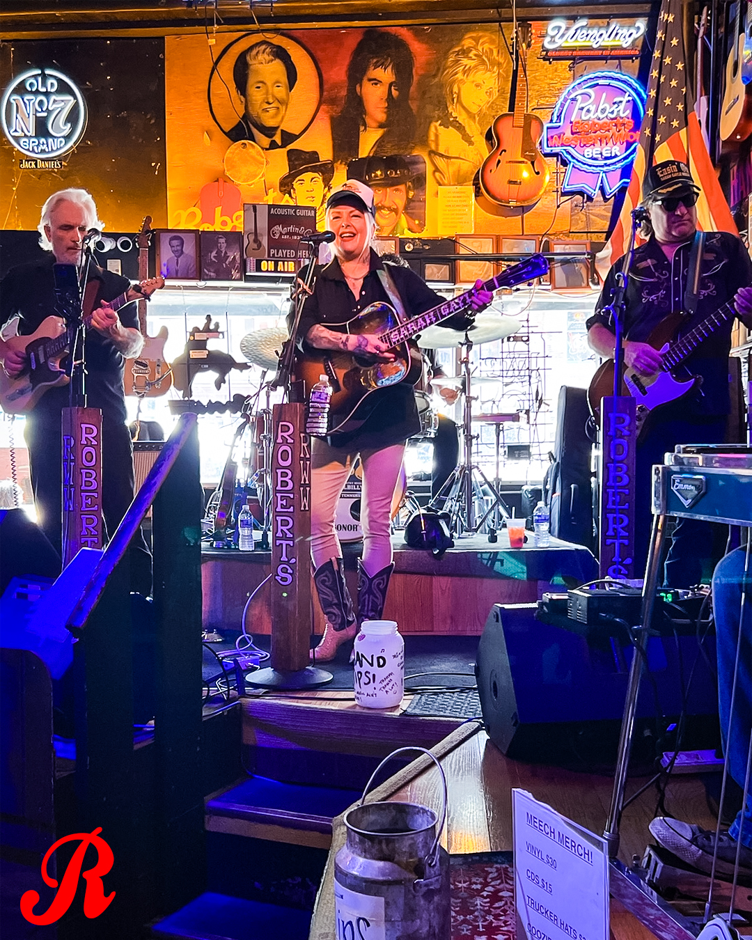 We have a banger of a Saturday lined up. It is hot and muggy out. So get in here where the air is cool, the grill is hot and the beer is cold.
10am @sarahgaylemeech & The Meech Boys
2:30 @jesseleejones & Brazilbilly
6:30 @kelleysheroes
10:30 @brandon_birkedahl
#sarahgaylmeech #jesseleejones #brazilbilly #kelleysheroes #brandonbirkedahl #stickwithtradtion