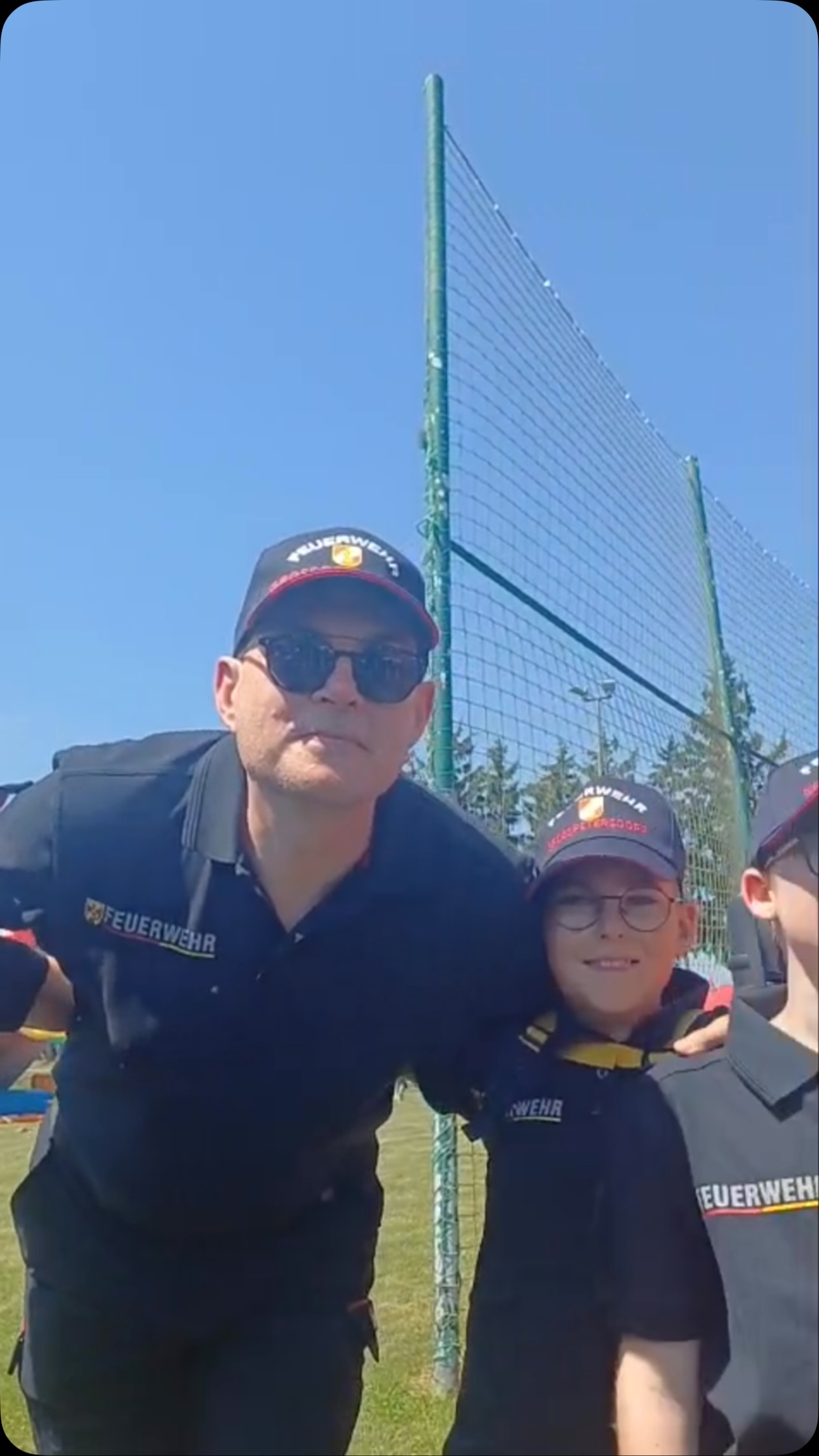 🚒🔥20.06.2026 - Bewerbsabzeichen in Bronze!
STOLZ sind wir auf unsere Feuerwehrjugend - und das zurecht! 💪👍🫡
Mit Einsatz, Herzblut und Kampfgeist haben ALLE das Bewerbsabzeichen in Bronze bravourös gemeistert! GRATULATION liebe Feuerwehrjugend - weiter so! 👍 👏
Danke an unser grandioses Jugendbetreuer-Team und an unseren Kameraden*In aus Welgersdorf -> gemeinsam ist eben vieles besser und einfacher ❤️!
(c) SJF